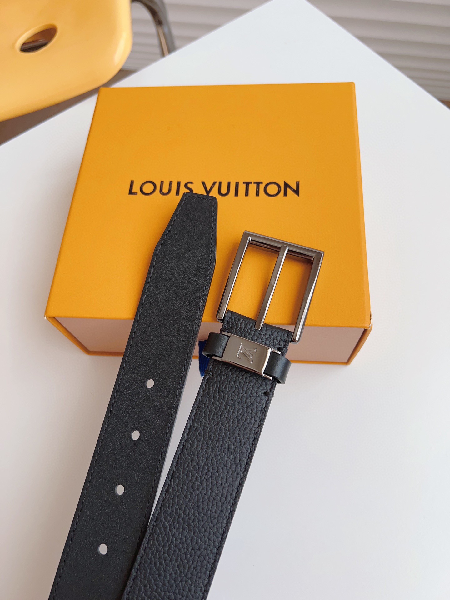 Louis Vuitton Male Pin Buckle Belt 35mm-l