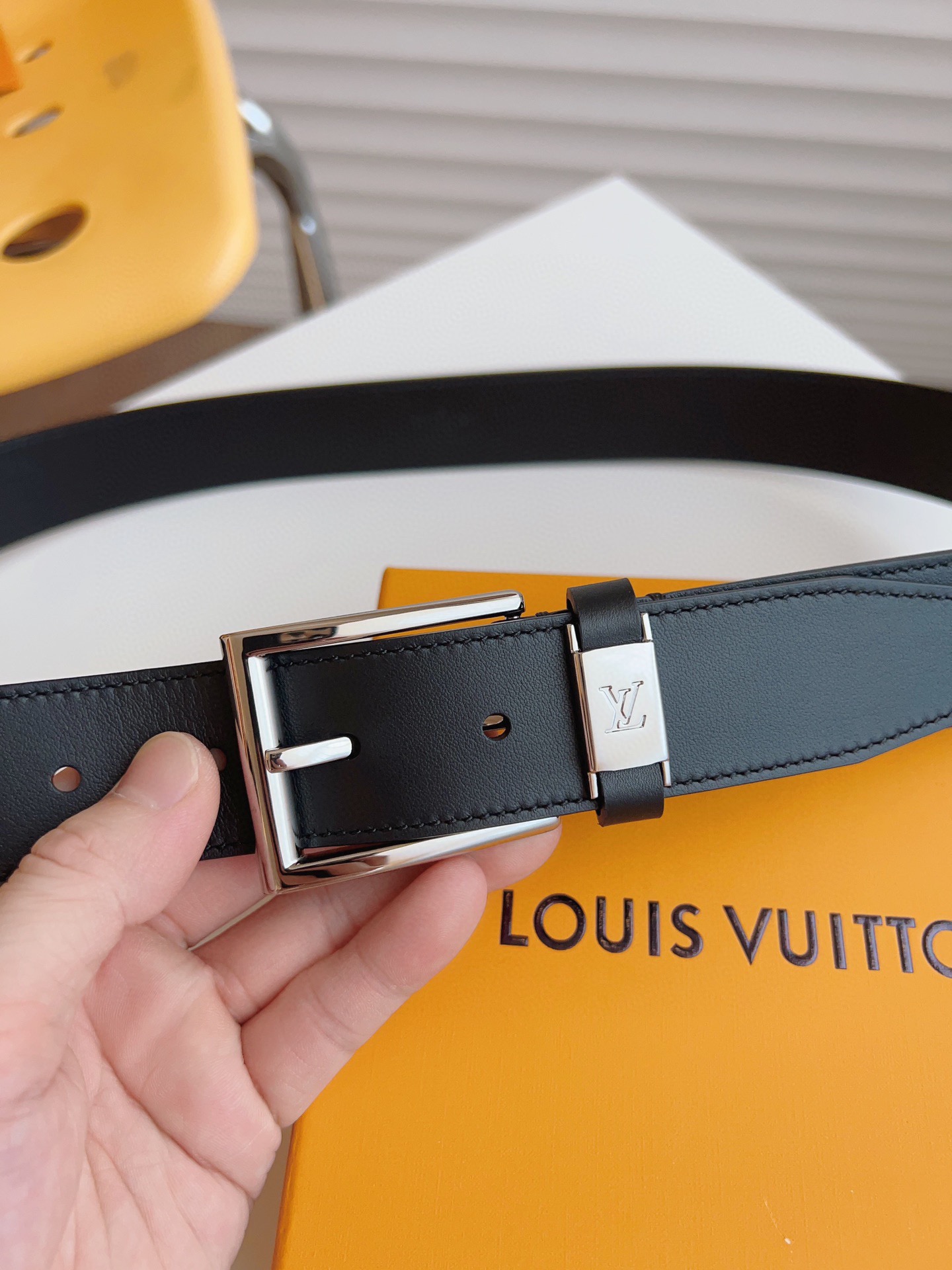 Louis Vuitton Male Pin Buckle Belt 35mm-l