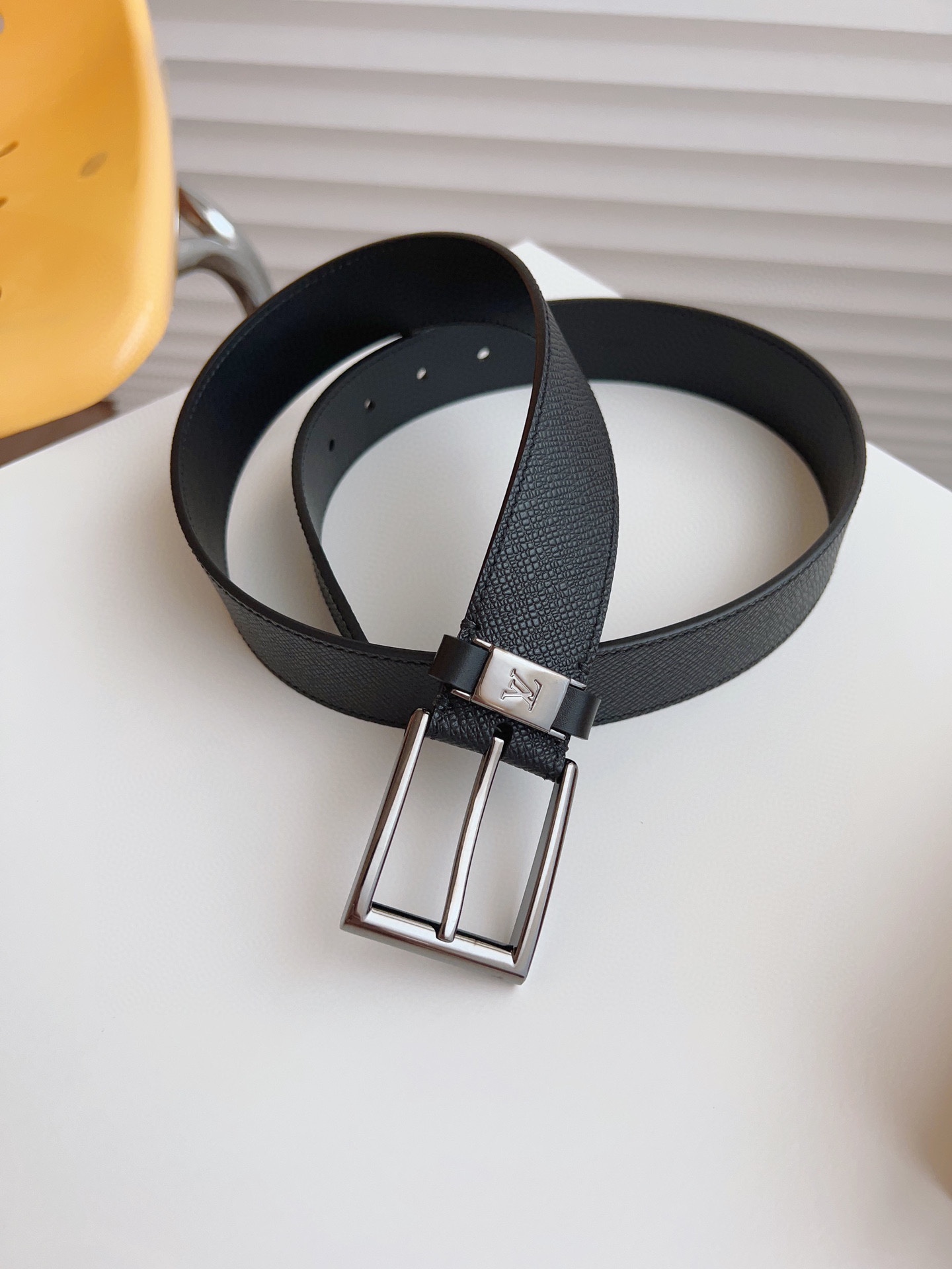 Louis Vuitton Male Pin Buckle Belt 35mm-l