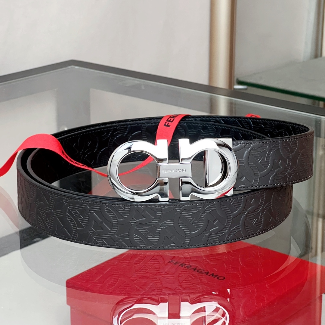 Salvatore Ferragamo Leather Belt Cow Leather Gold M