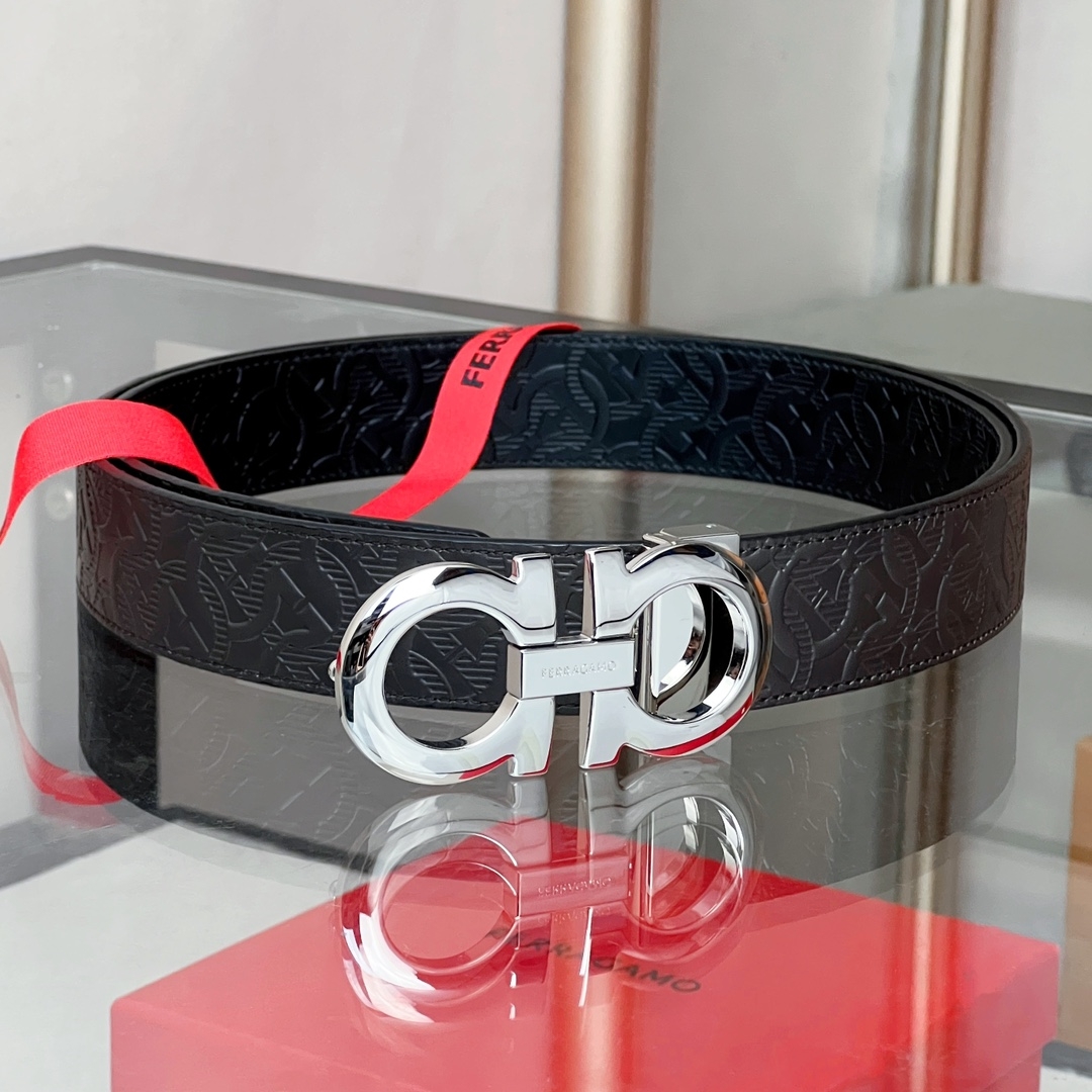 Salvatore Ferragamo Leather Belt Cow Leather Gold M