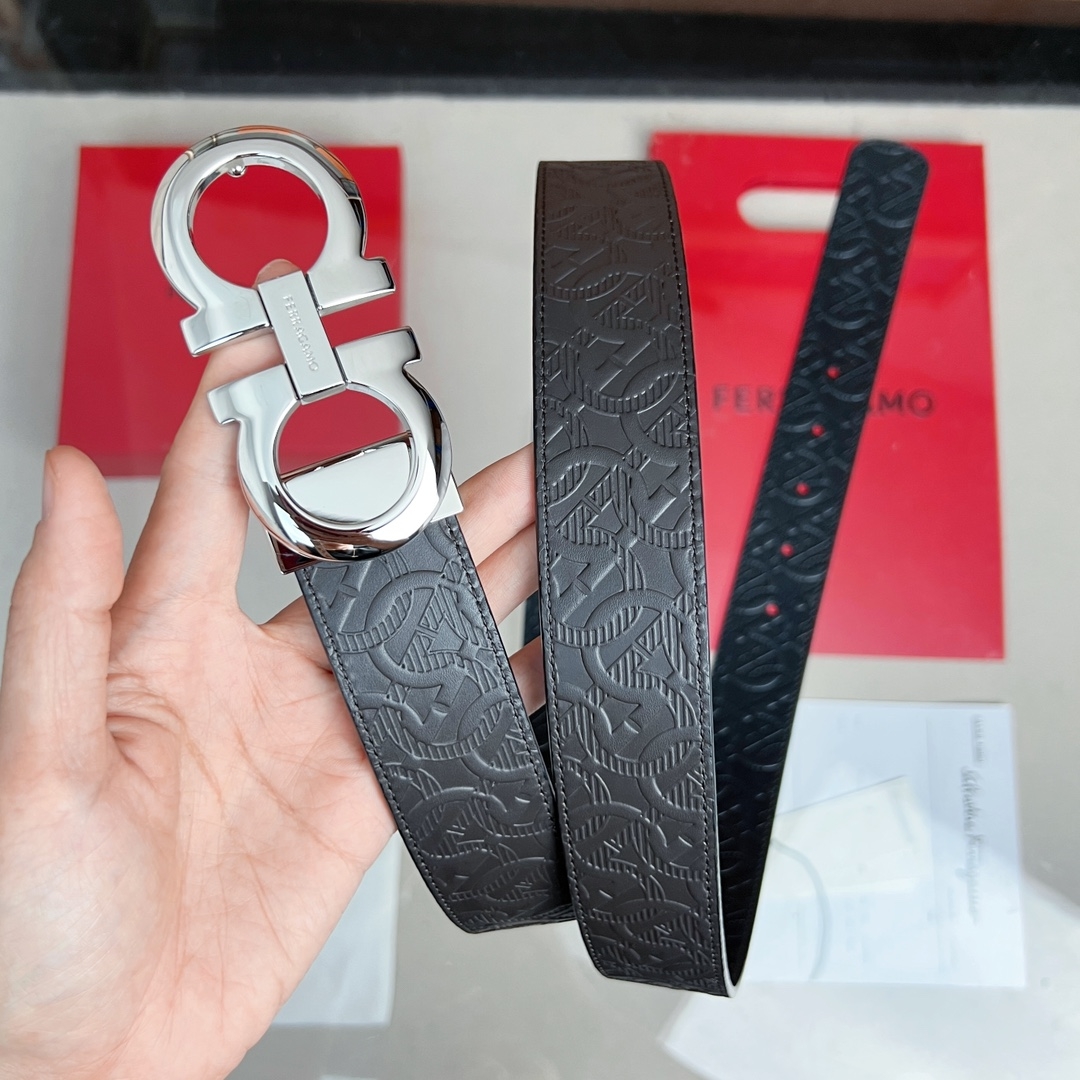 Salvatore Ferragamo Leather Belt Cow Leather Gold M