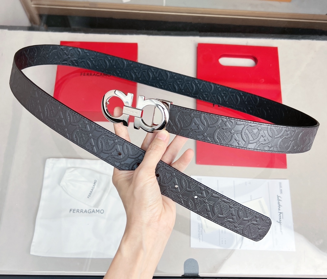 Salvatore Ferragamo Leather Belt Cow Leather Gold M