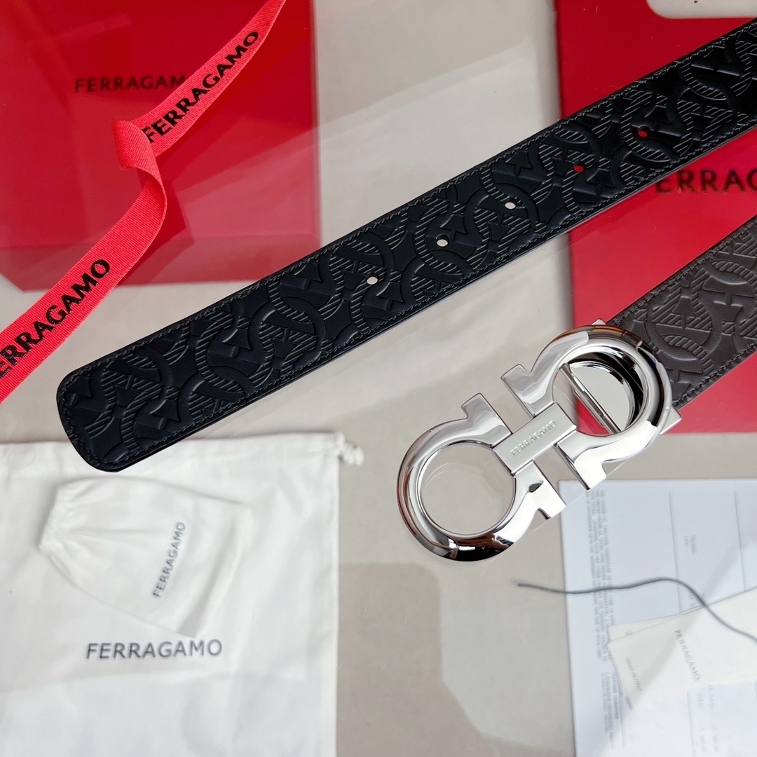 Salvatore Ferragamo Leather Belt Cow Leather Gold M