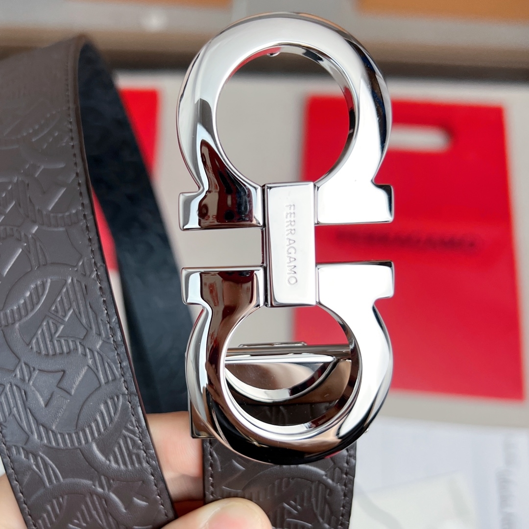 Salvatore Ferragamo Leather Belt Cow Leather Gold M