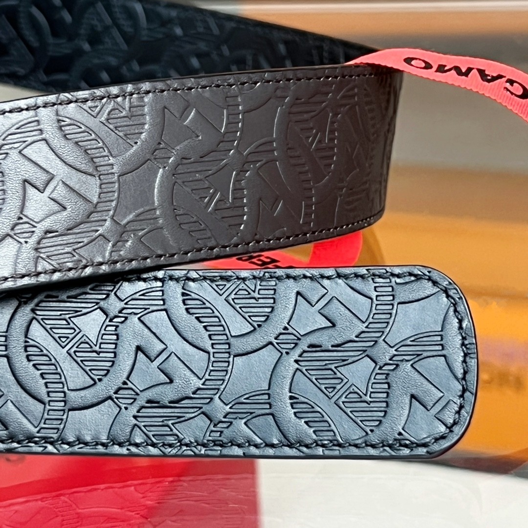 Salvatore Ferragamo Leather Belt Cow Leather Gold M