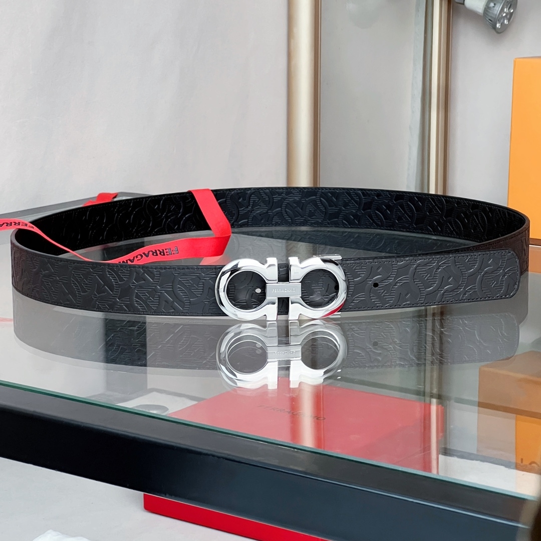 Salvatore Ferragamo Leather Belt Cow Leather Gold M