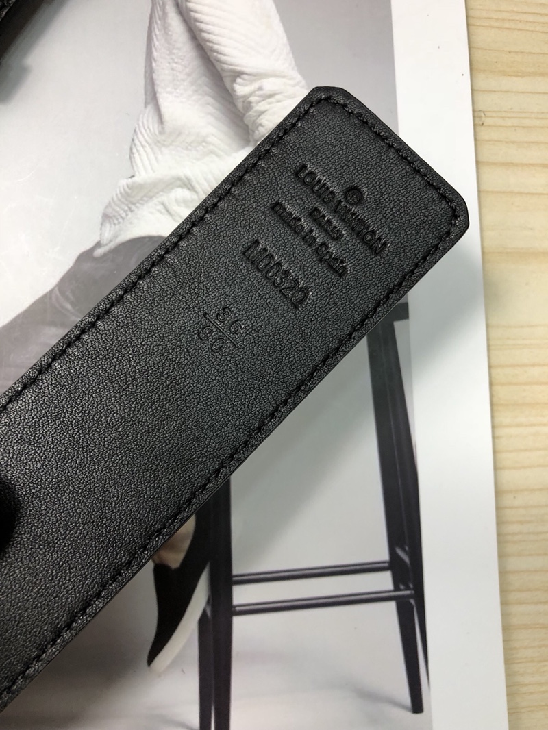 Louis Vuitton Leather Belt Top Grain Leather M-l