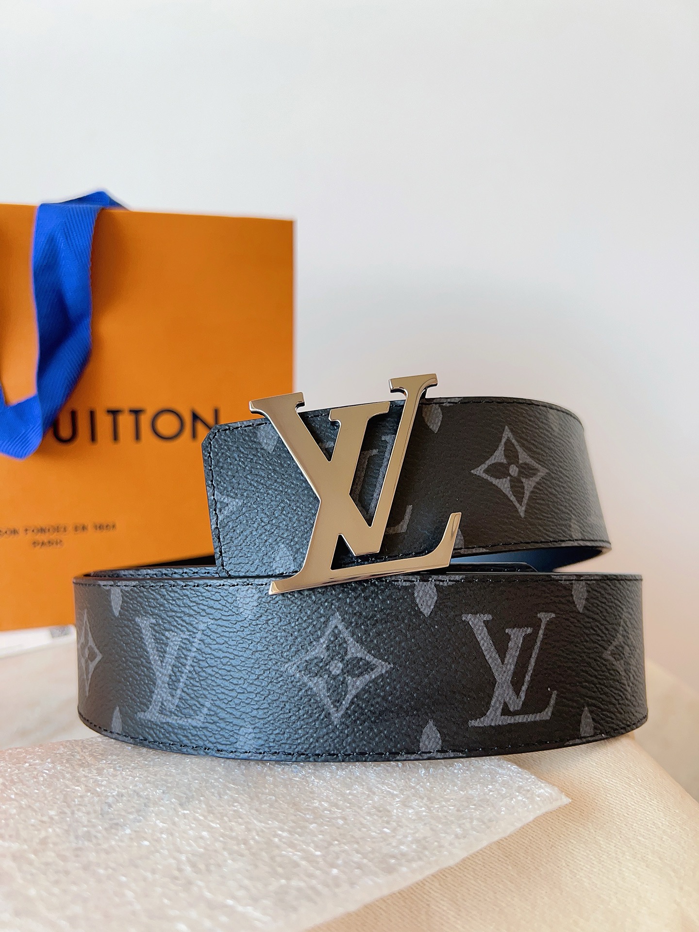 Louis Vuitton Leather Belt M-l