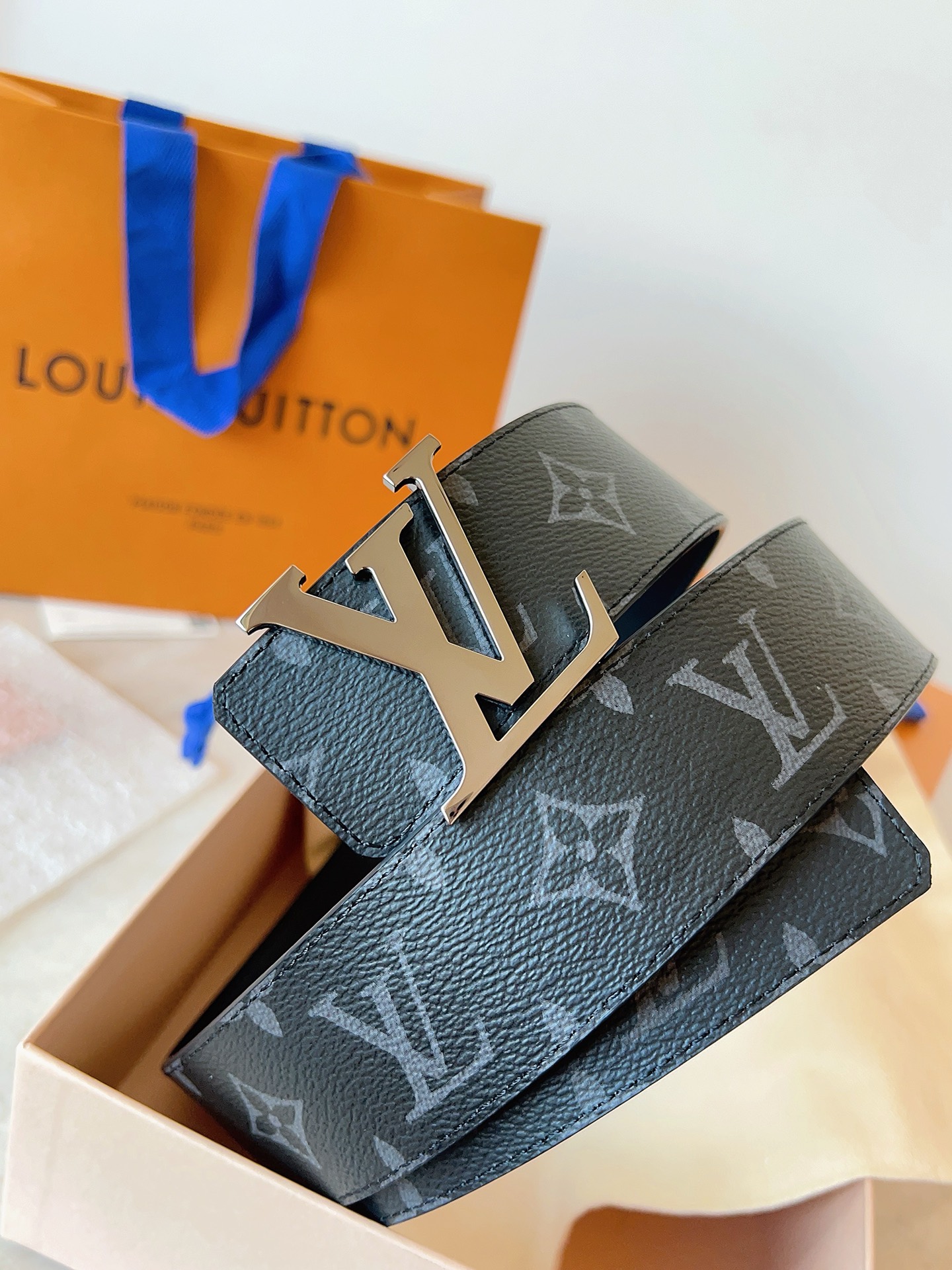 Louis Vuitton Leather Belt M-l