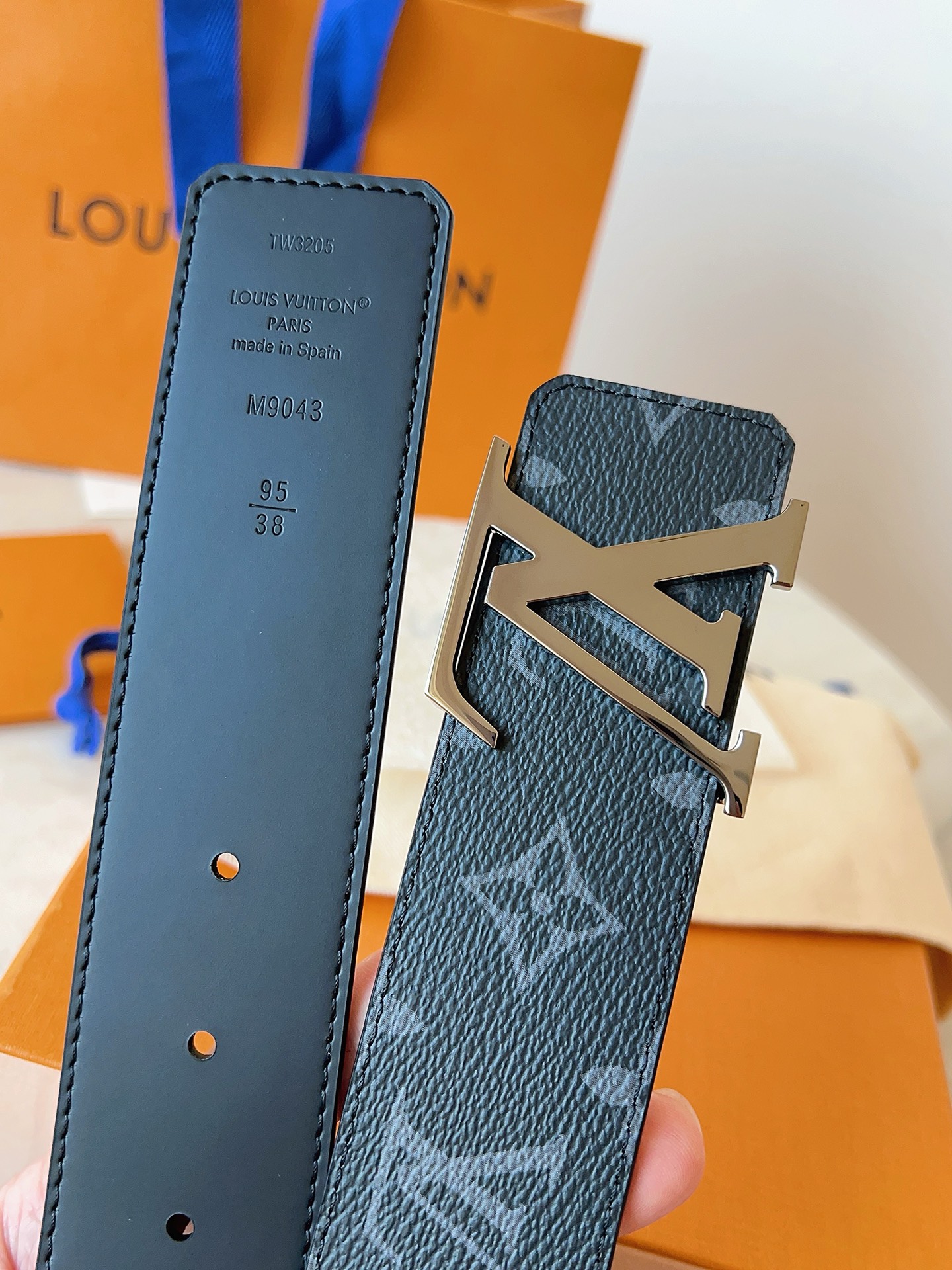 Louis Vuitton Leather Belt M-l