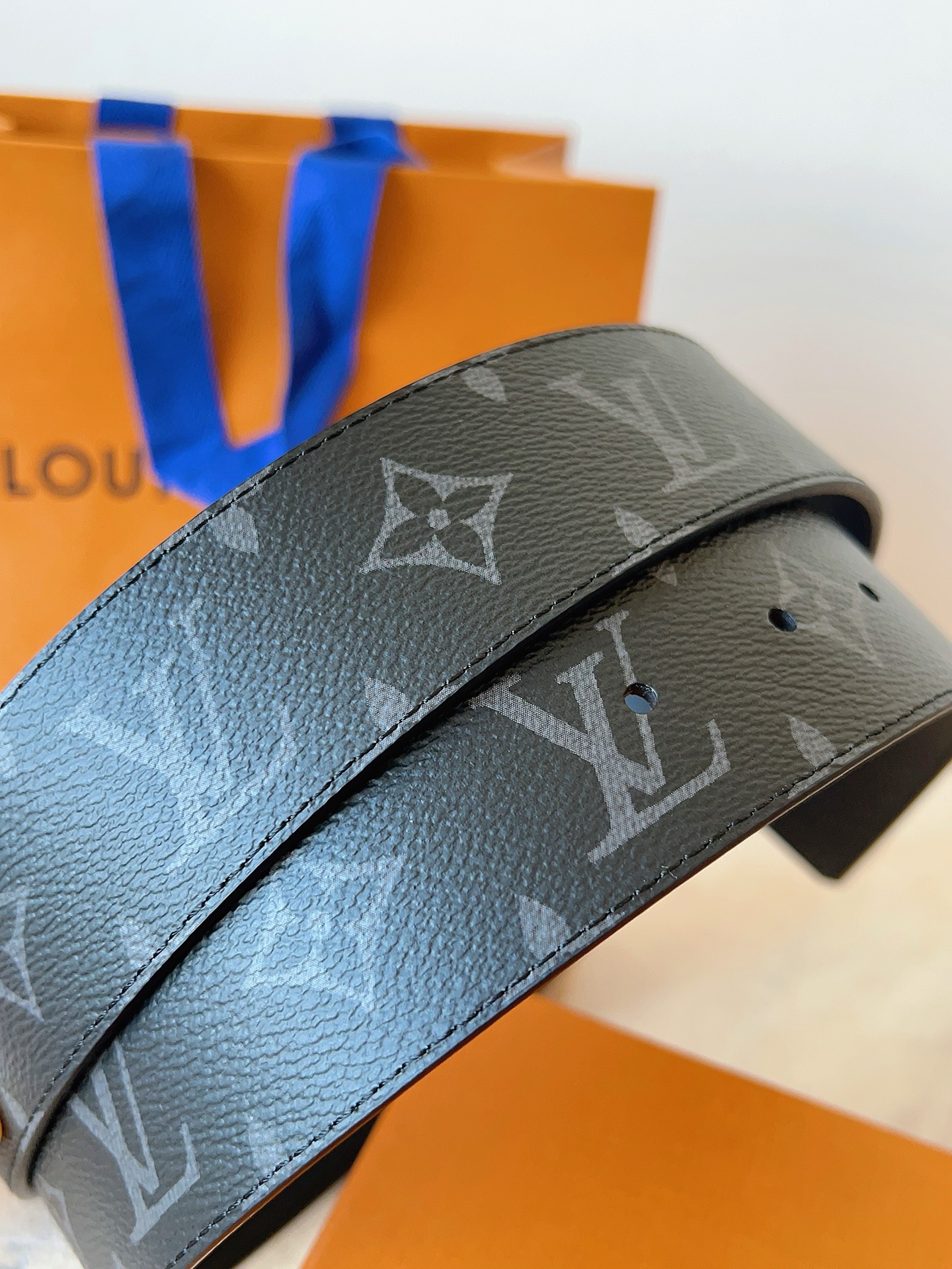 Louis Vuitton Leather Belt M-l
