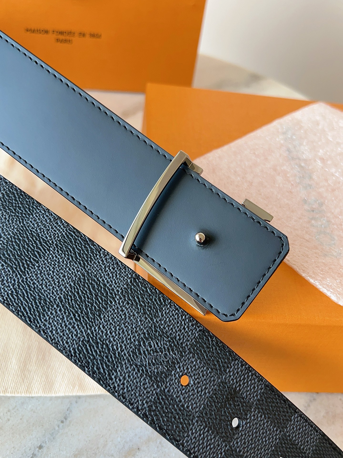 Louis Vuitton Leather Belt M-l
