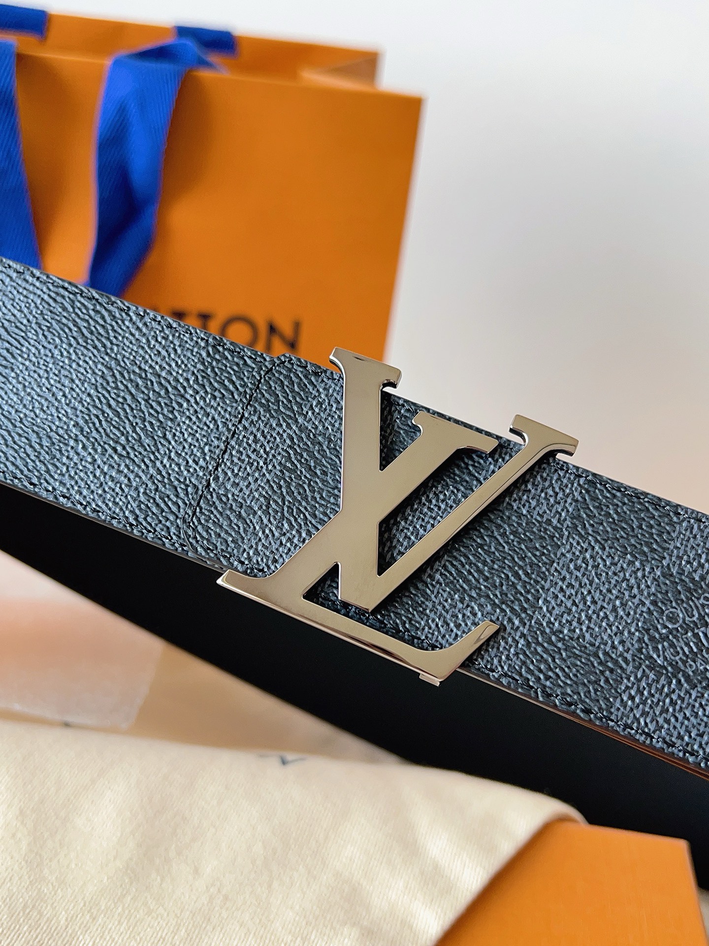 Louis Vuitton Leather Belt M-l