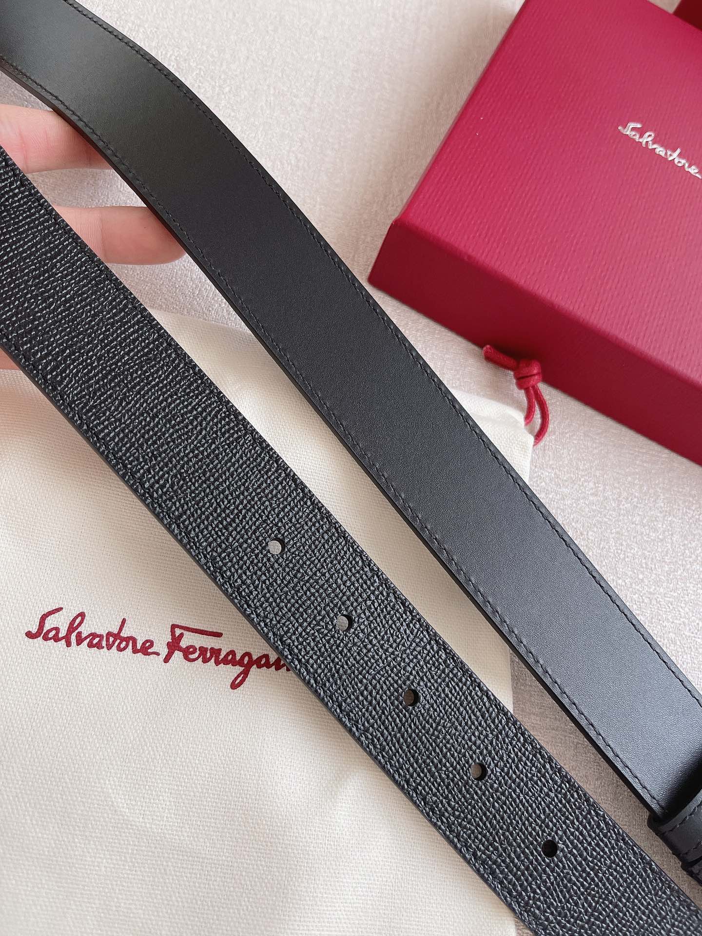 Salvatore Ferragamo Leather Belt Cow Leather Adjustable 35mm