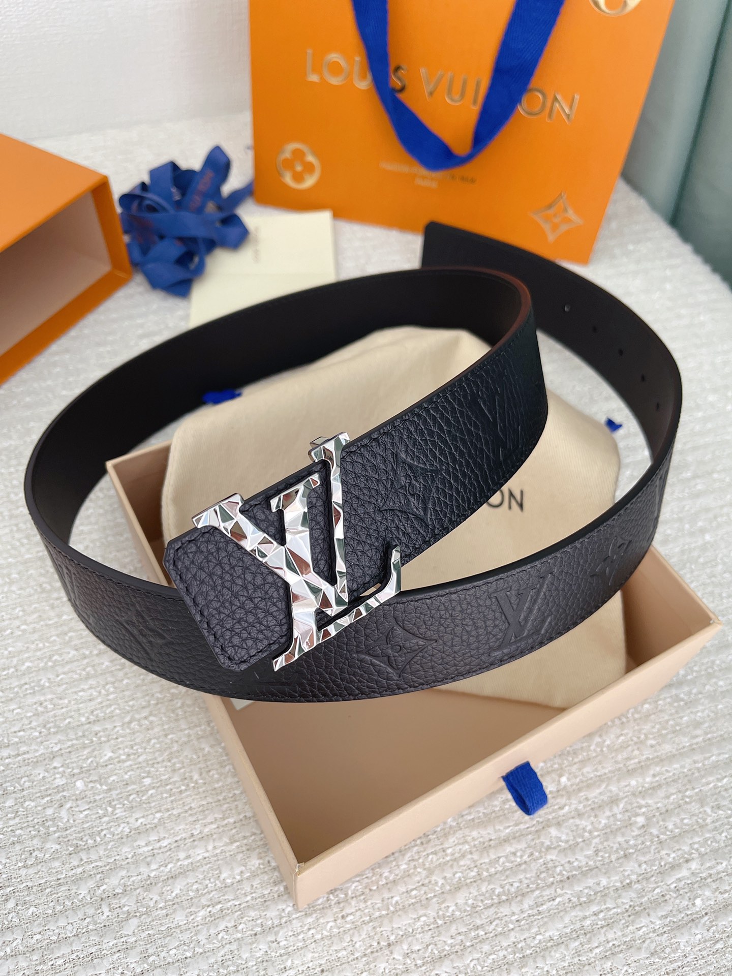 Louis Vuitton Male Leather Belt Cow Leather S-l