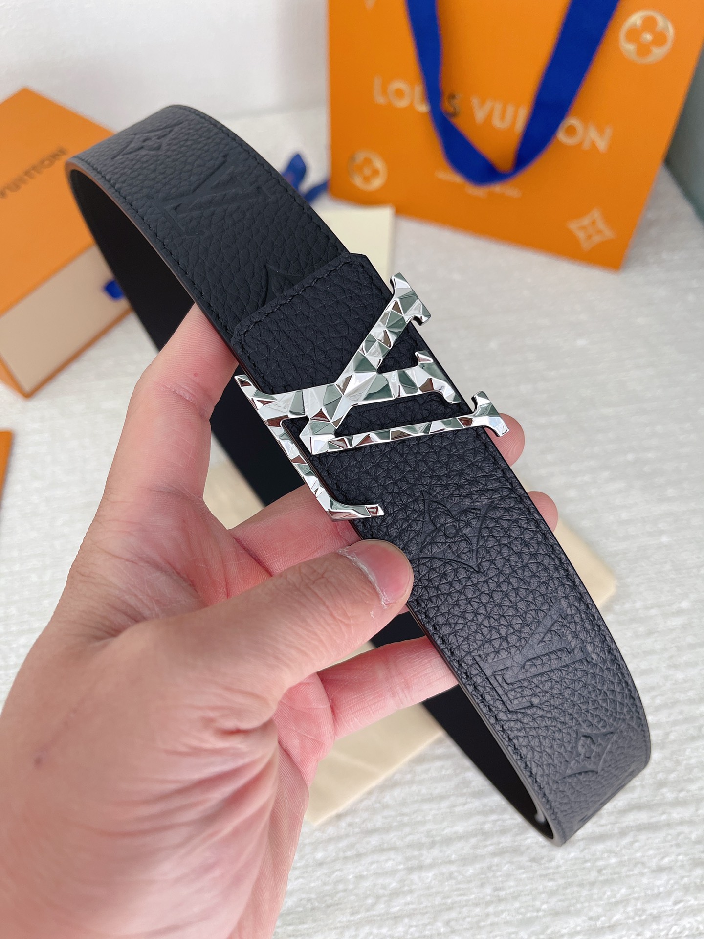 Louis Vuitton Male Leather Belt Cow Leather S-l