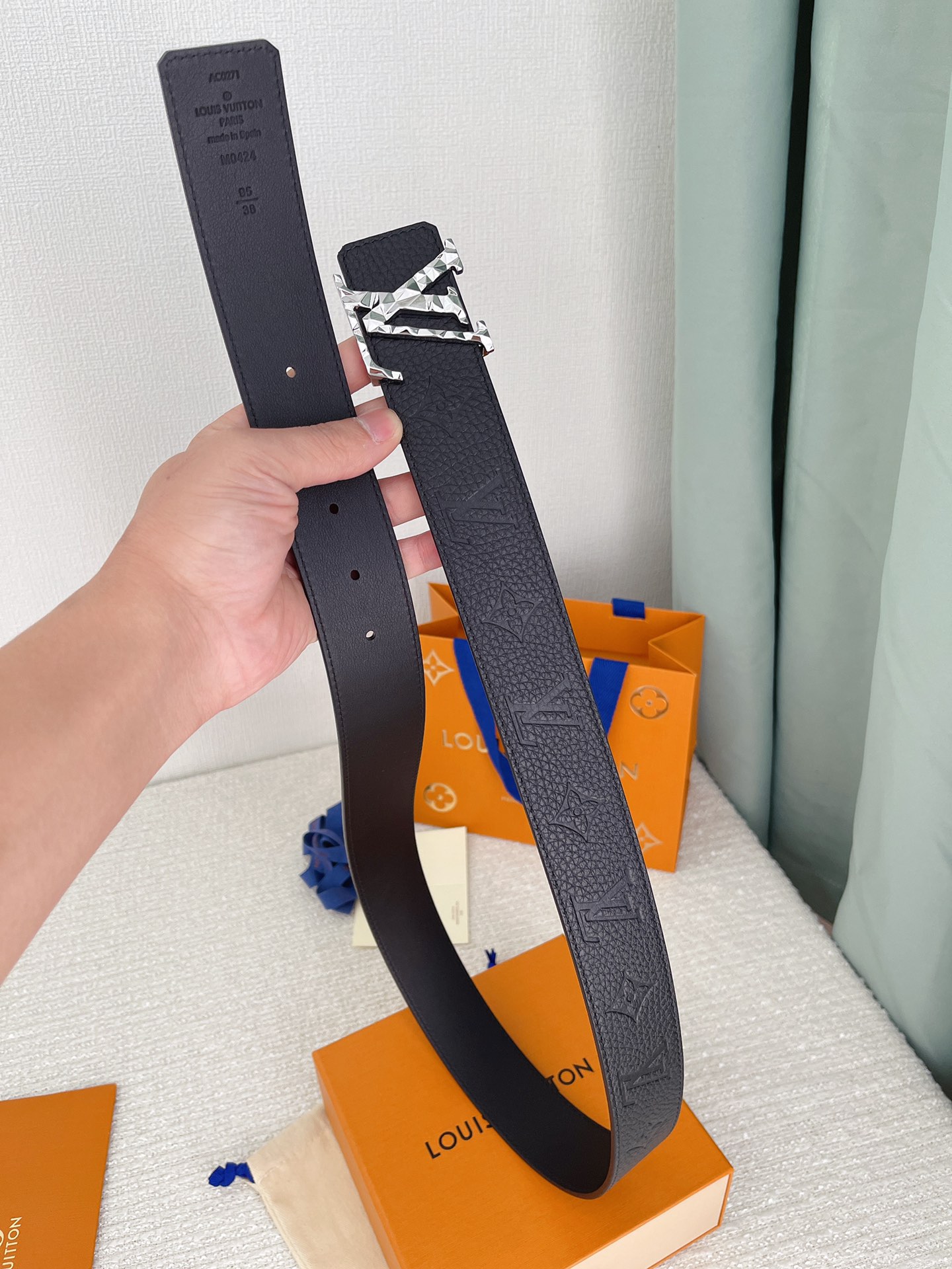 Louis Vuitton Male Leather Belt Cow Leather S-l