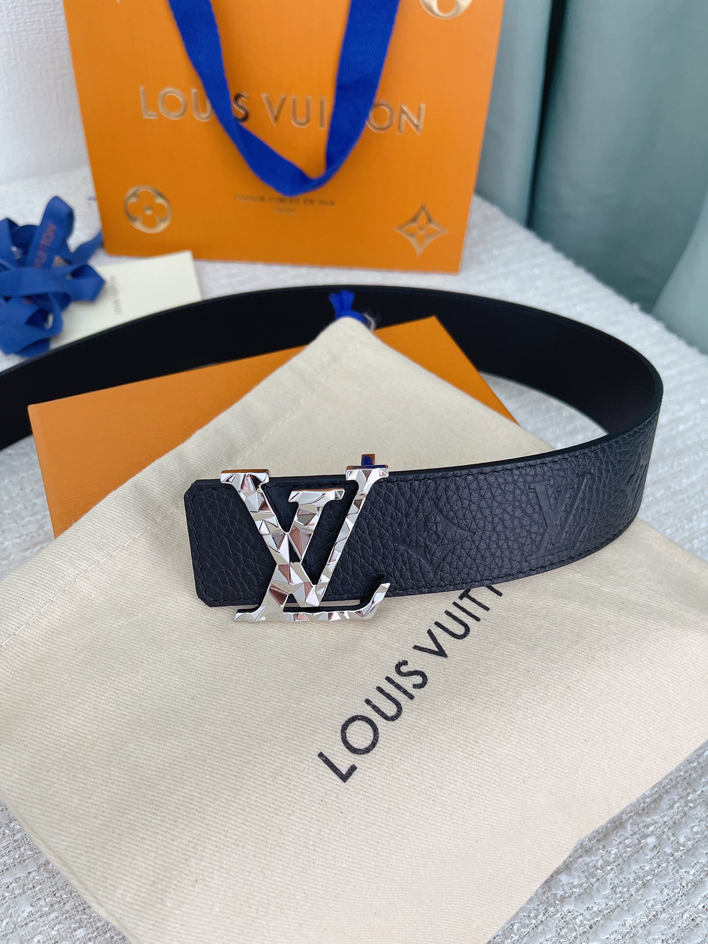Louis Vuitton Male Leather Belt Cow Leather S-l