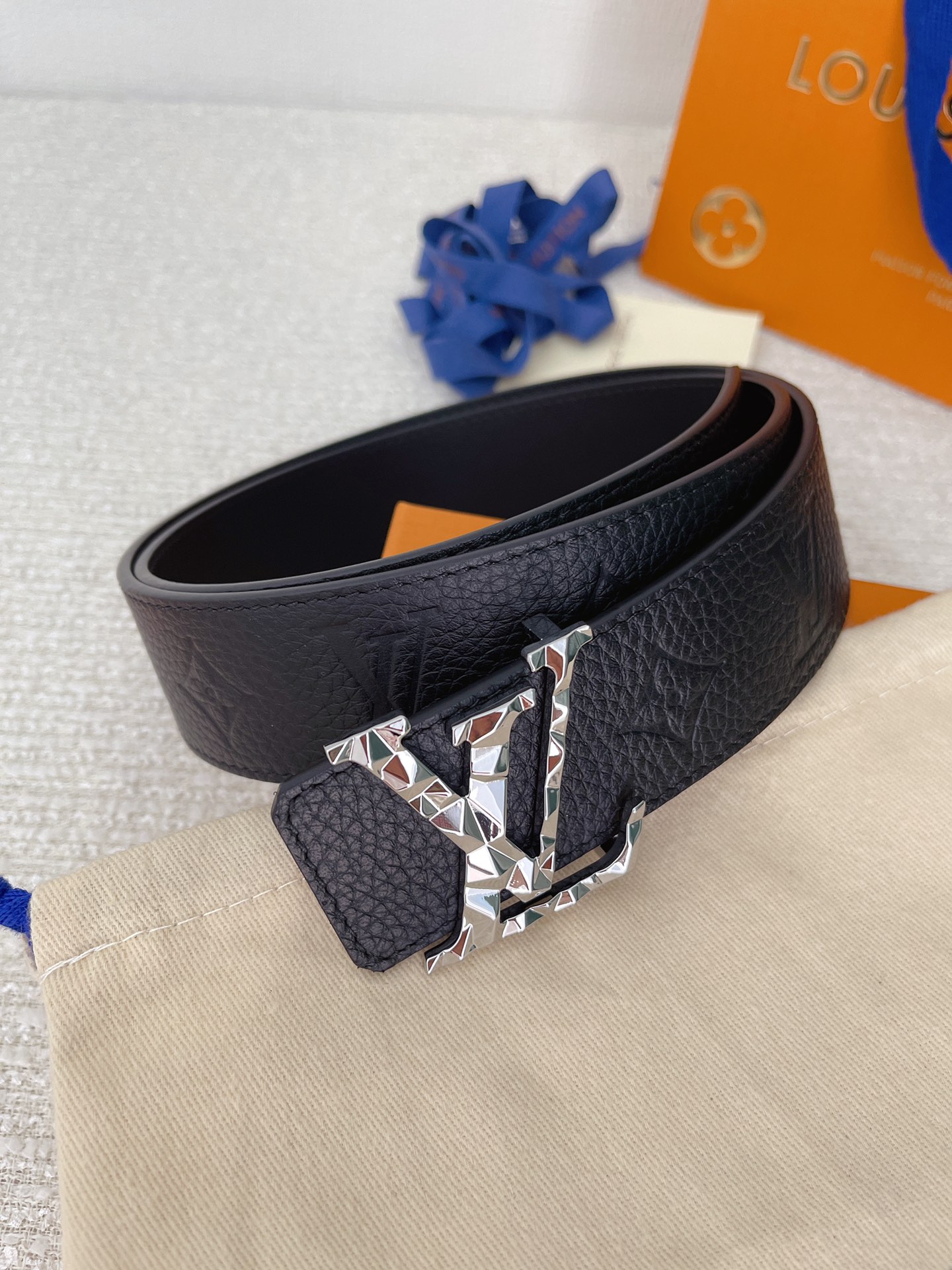 Louis Vuitton Male Leather Belt Cow Leather S-l