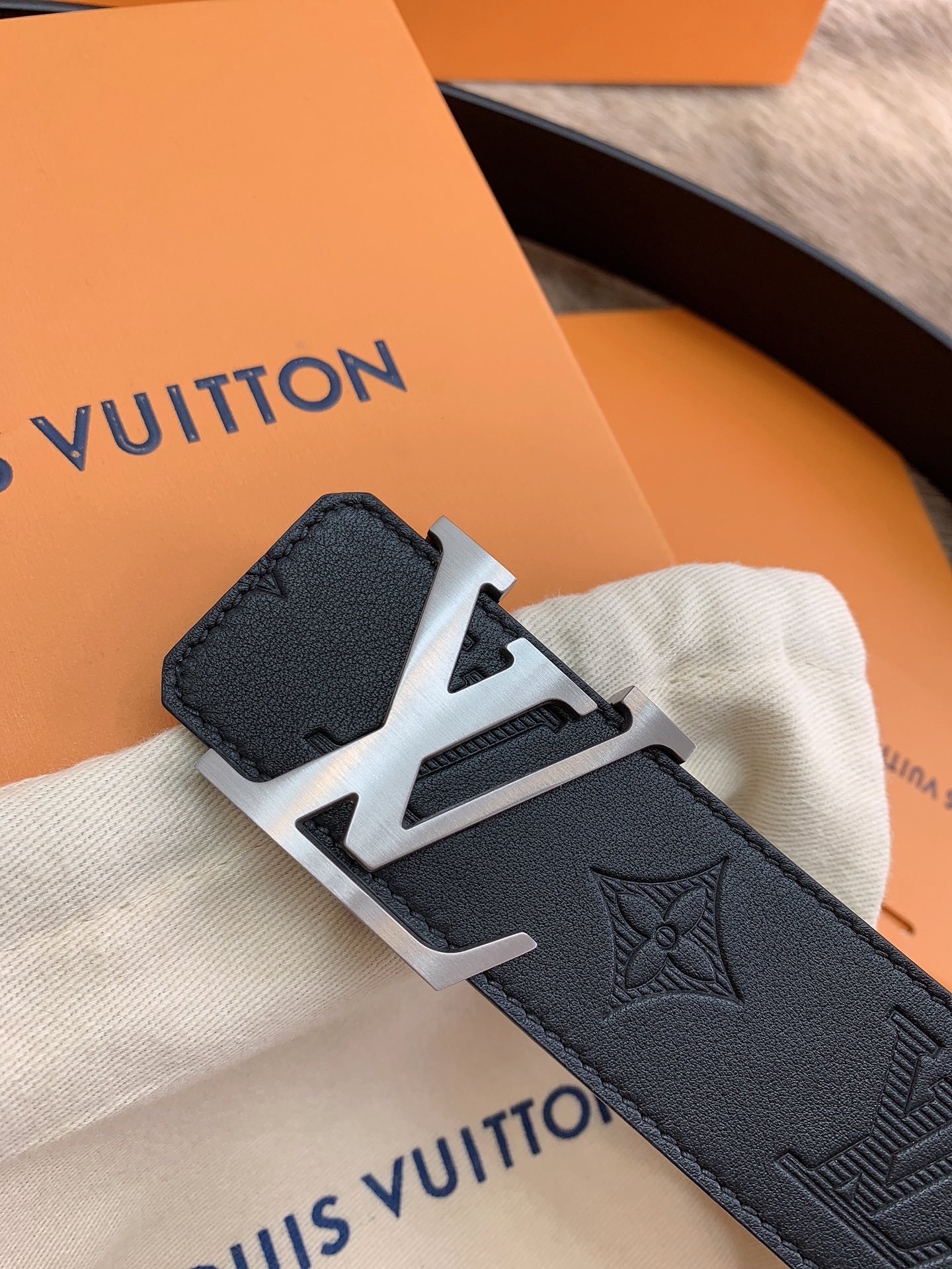 Louis Vuitton Male Leather Belt Top Grain Leather 40mm-l