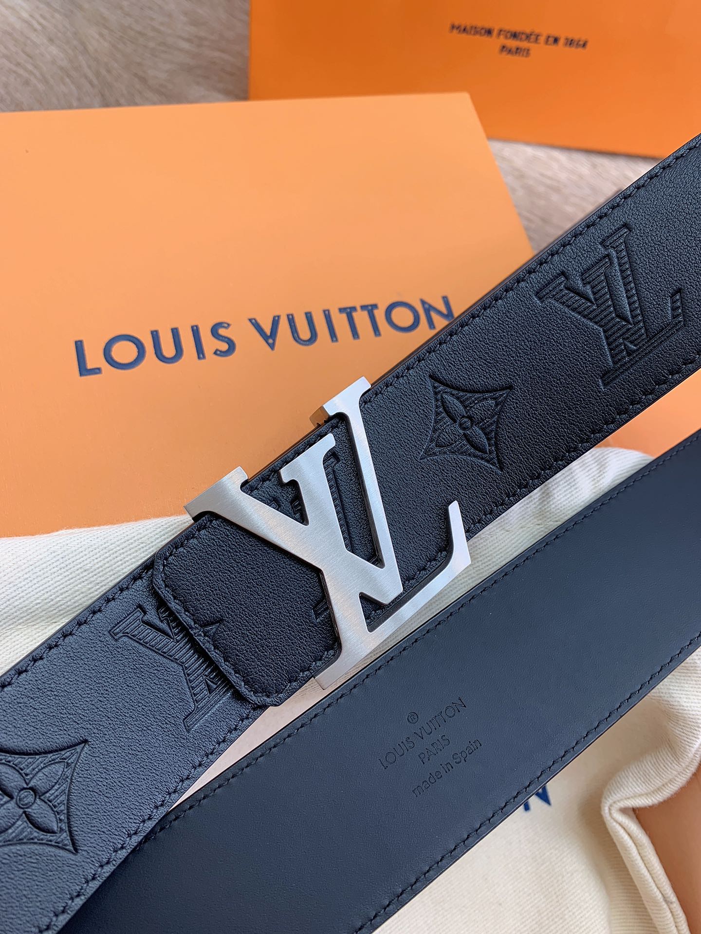Louis Vuitton Male Leather Belt Top Grain Leather 40mm-l