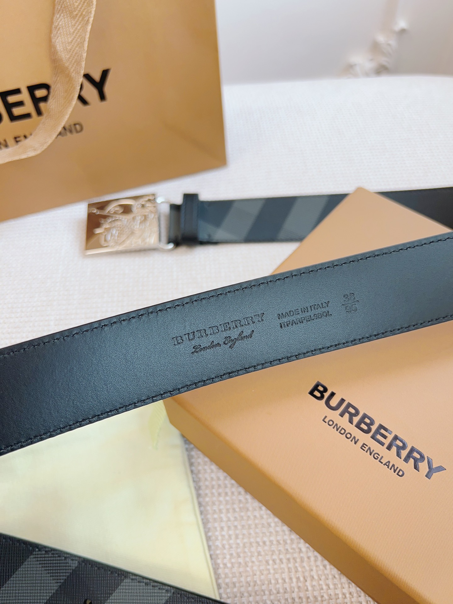 Burberry Basic Belt Cow Leather Black