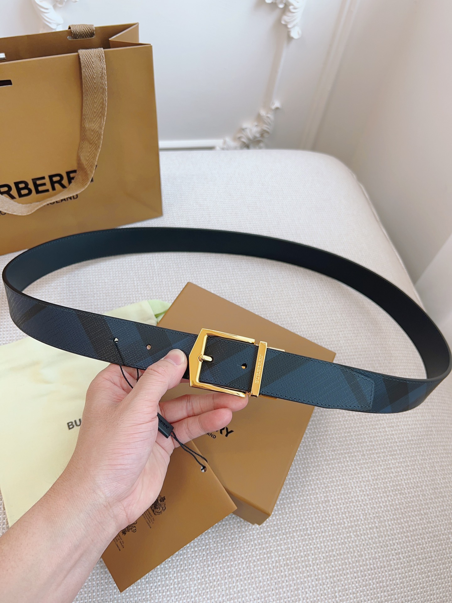 Burberry Basic Belt Cow Leather Black