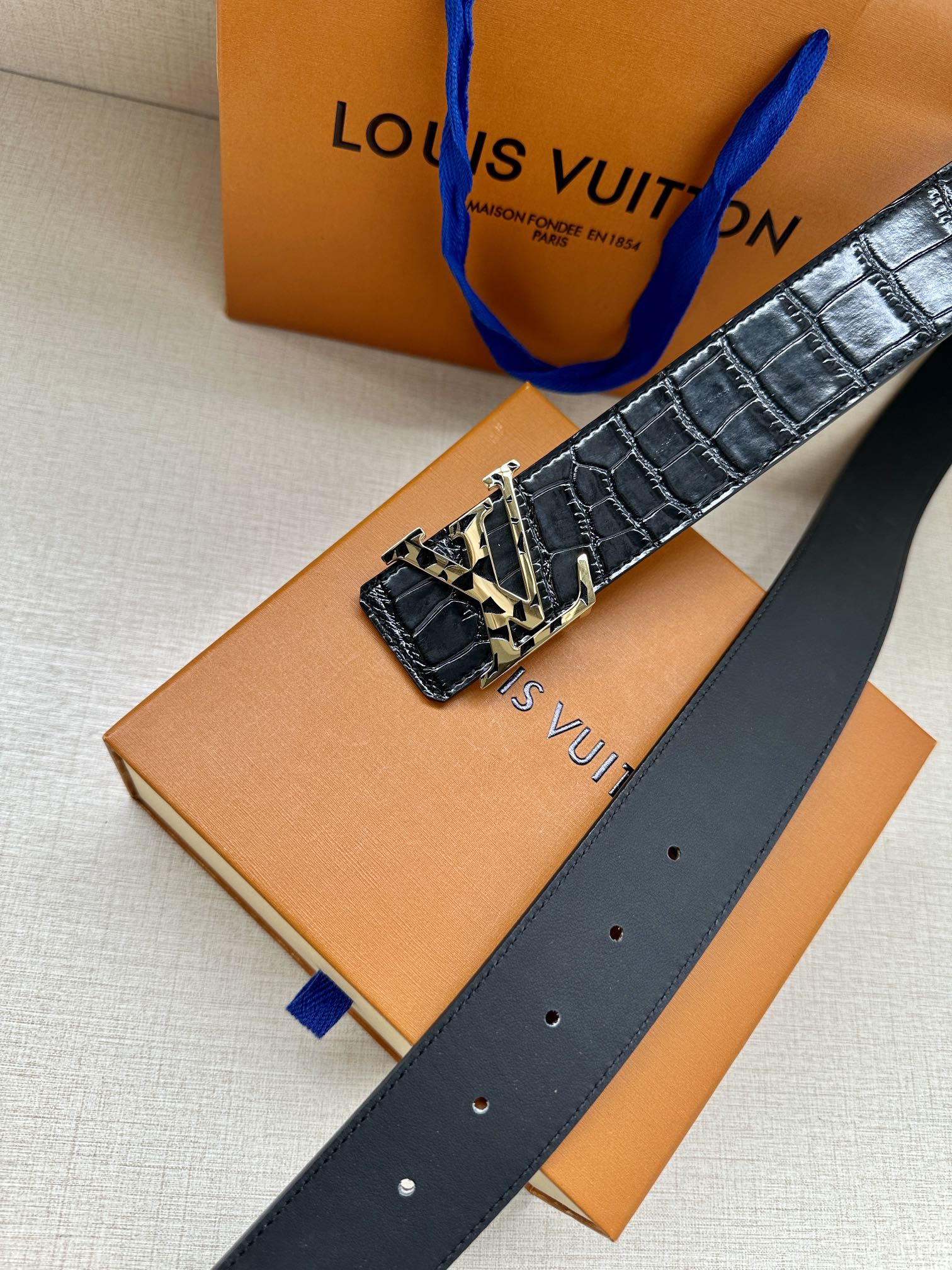Louis Vuitton Basic Belt L