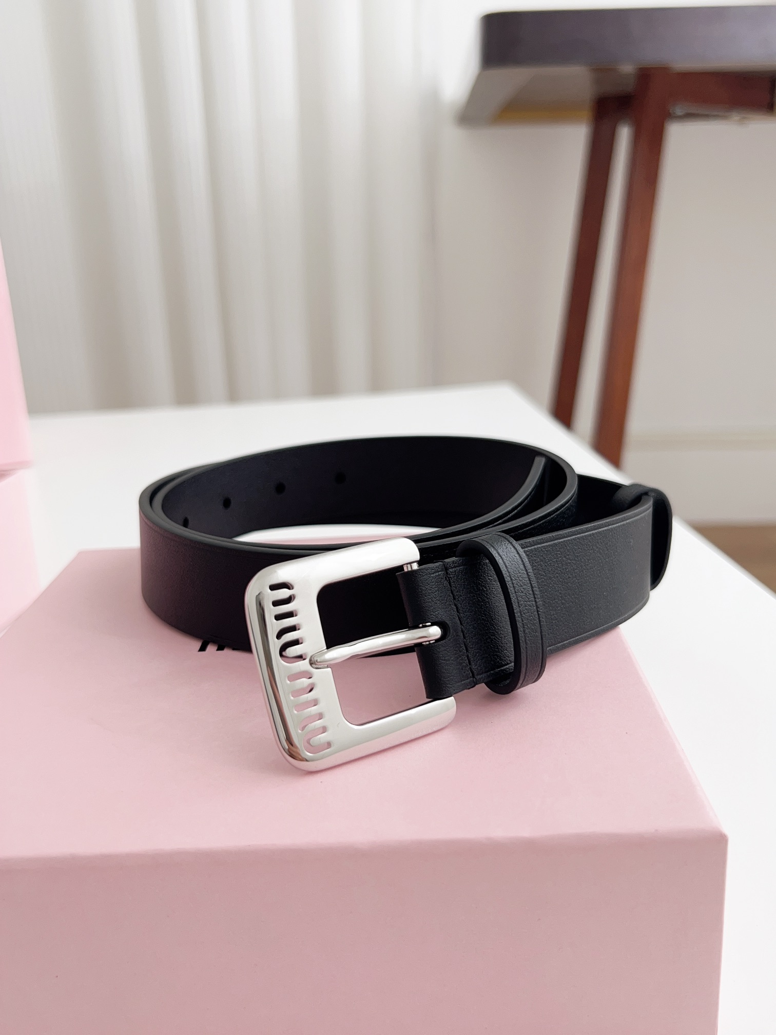 Miu Miu Female Leather Belt Cow Leather Silver M-l