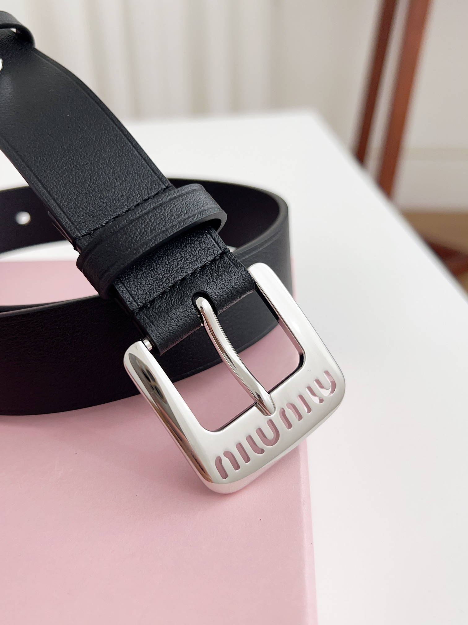 Miu Miu Female Leather Belt Cow Leather Silver M-l