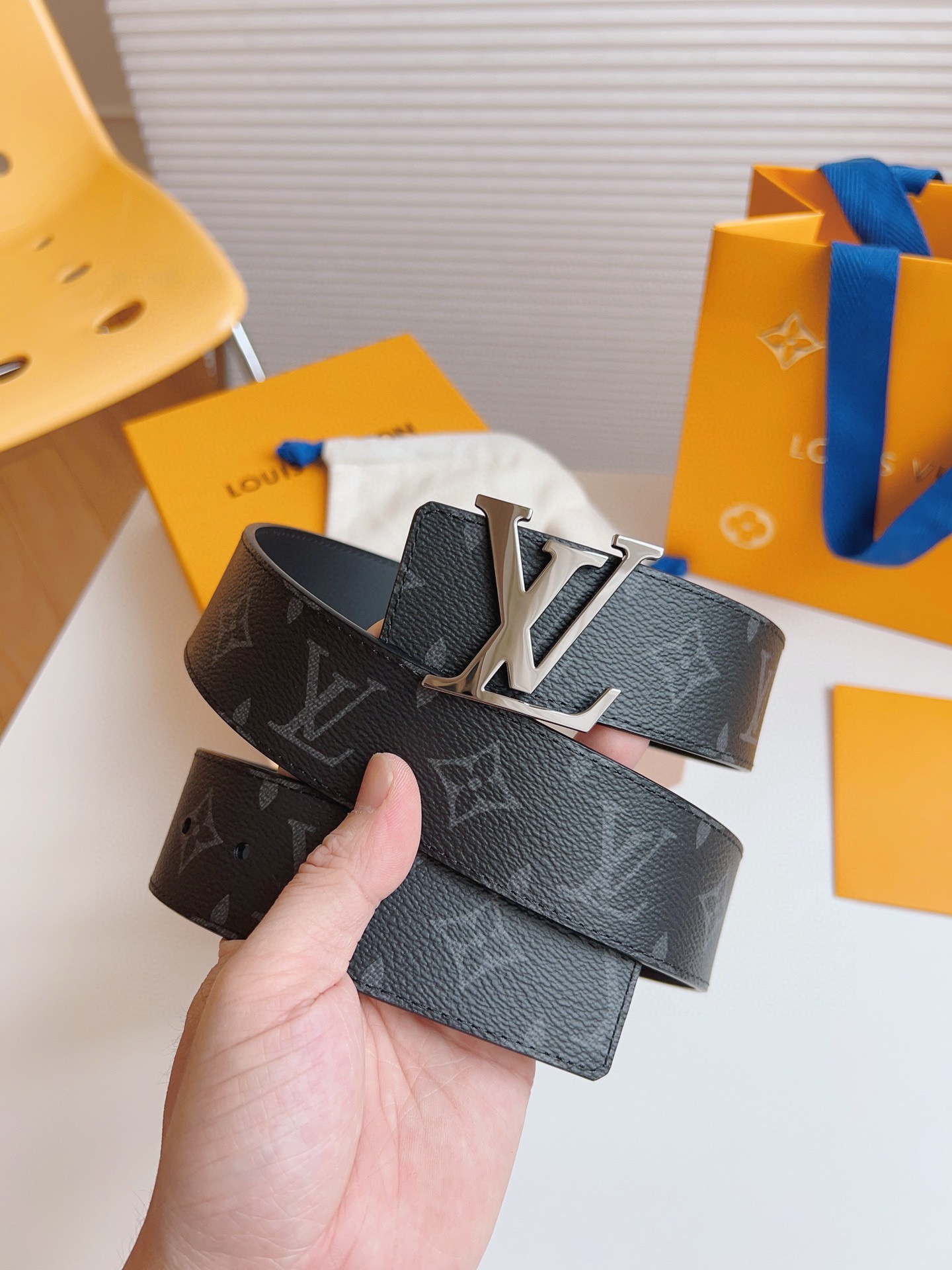 Louis Vuitton Male Basic Belt M-l