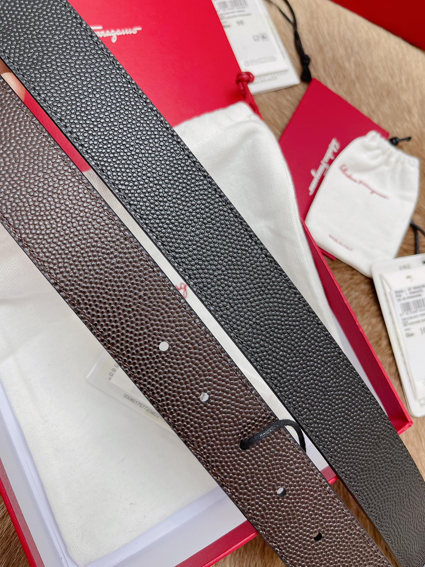 Salvatore Ferragamo Male Leather Belt 13514-m