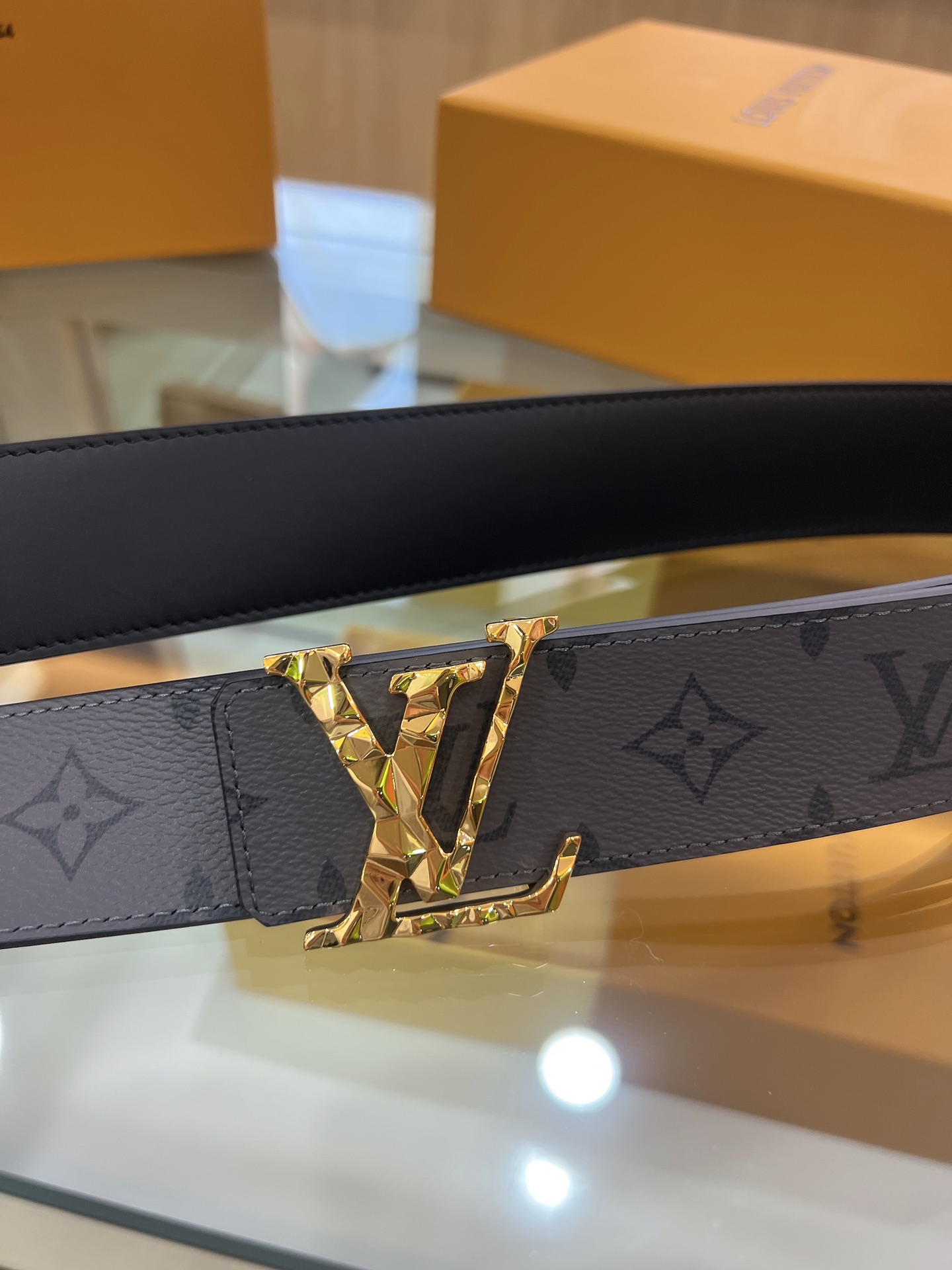 Louis Vuitton Male Basic Belt M-l