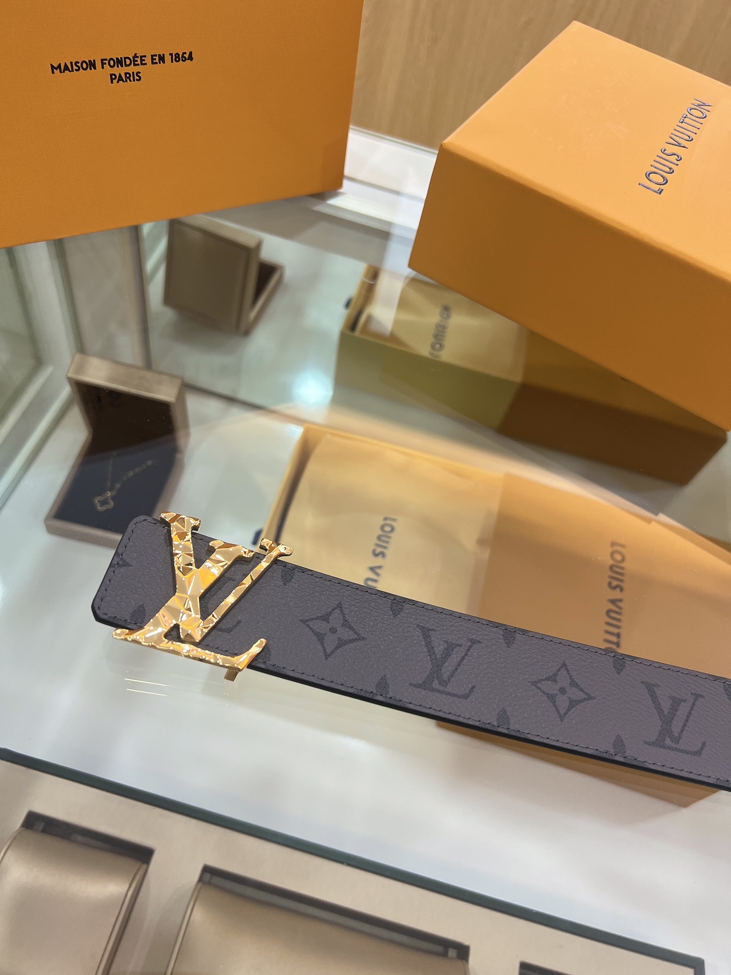 Louis Vuitton Male Basic Belt M-l