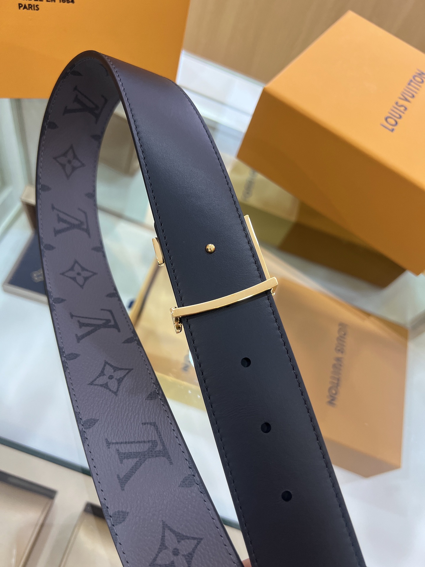 Louis Vuitton Male Basic Belt M-l