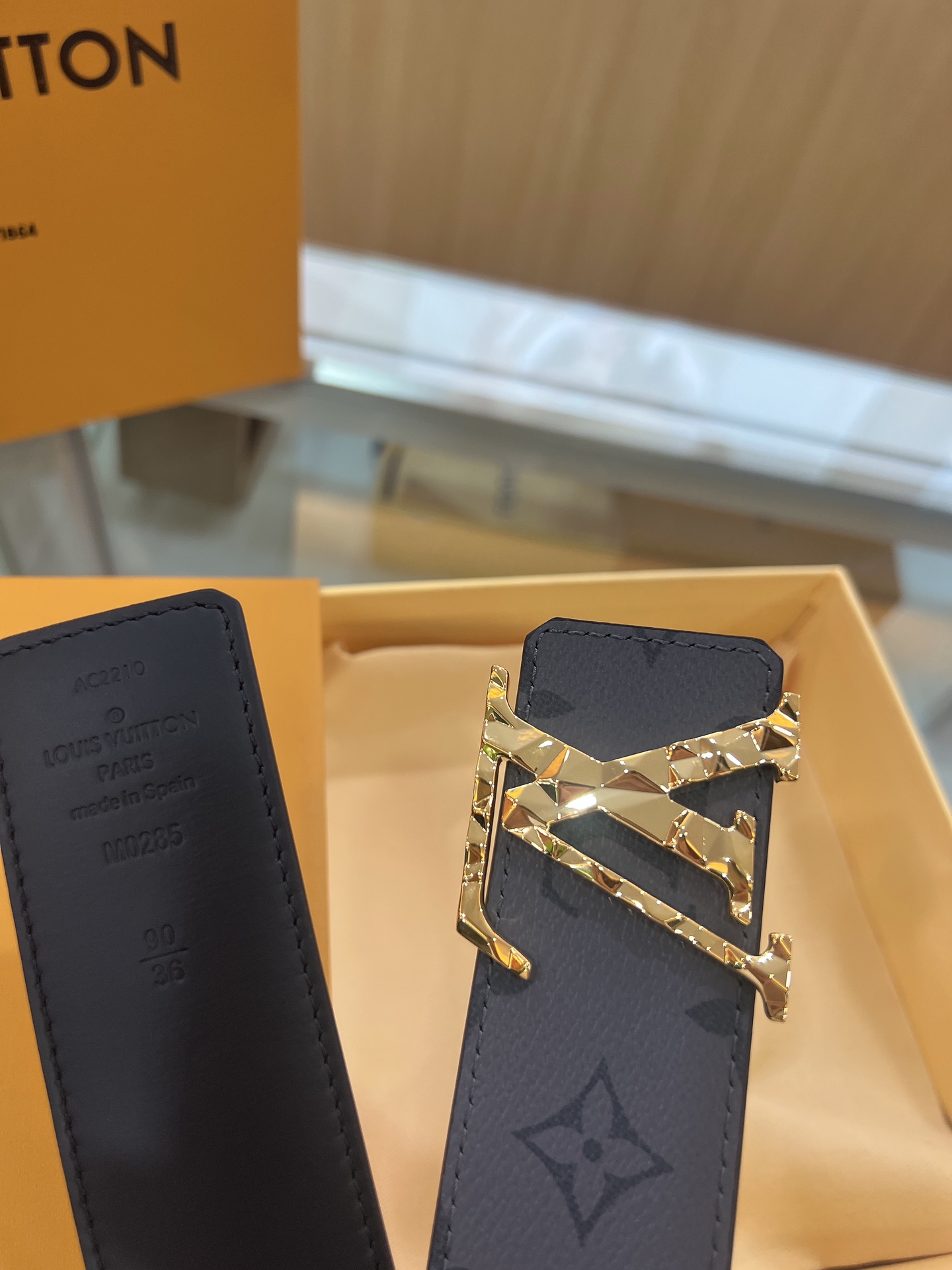 Louis Vuitton Male Basic Belt M-l