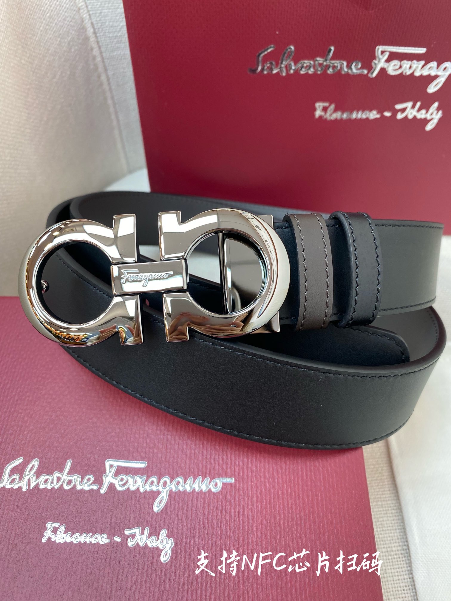 Salvatore Ferragamo Male Leather Belt M