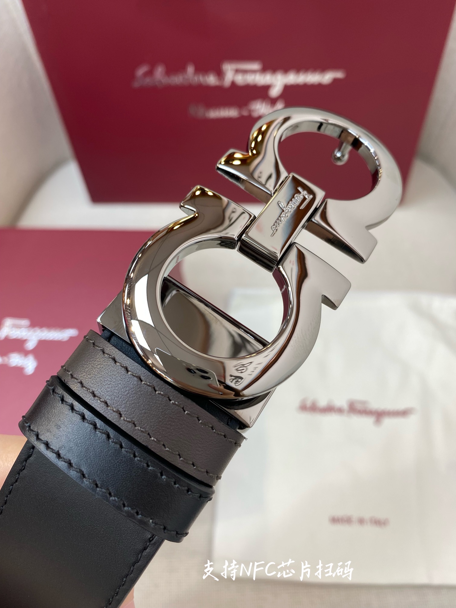 Salvatore Ferragamo Male Leather Belt M