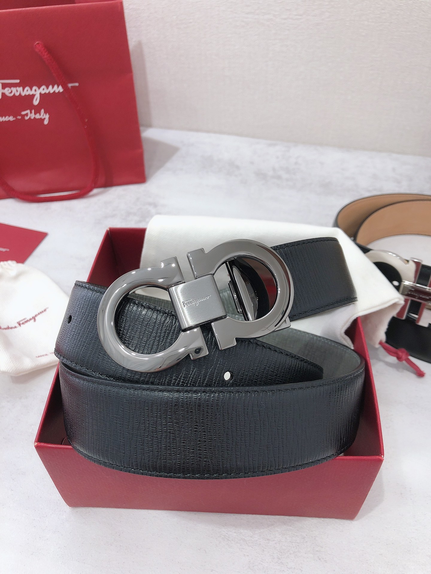 Salvatore Ferragamo Male Leather Belt M