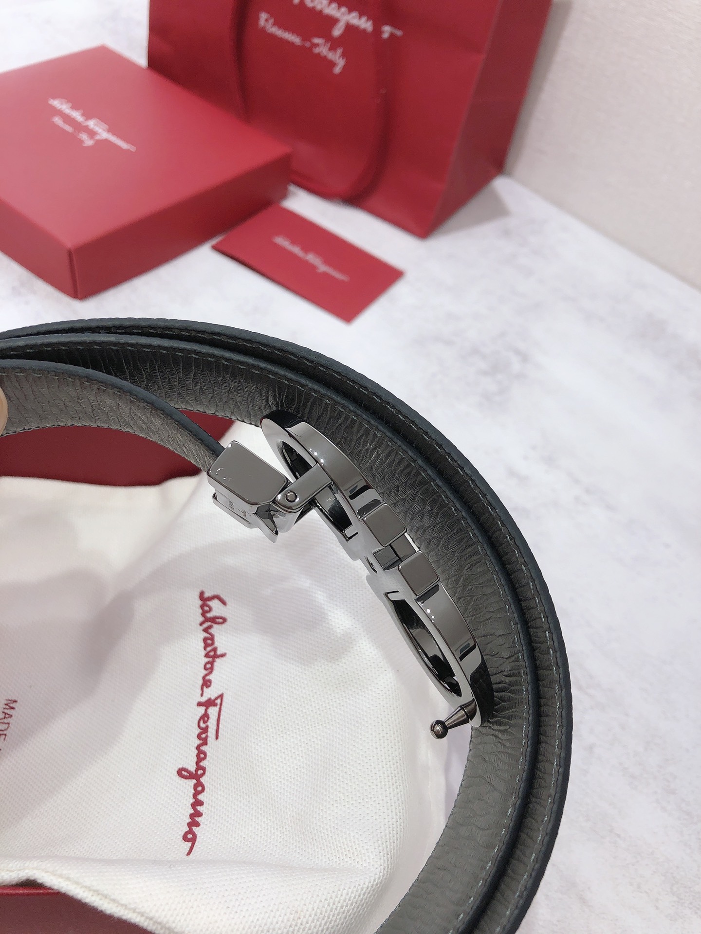 Salvatore Ferragamo Male Leather Belt M