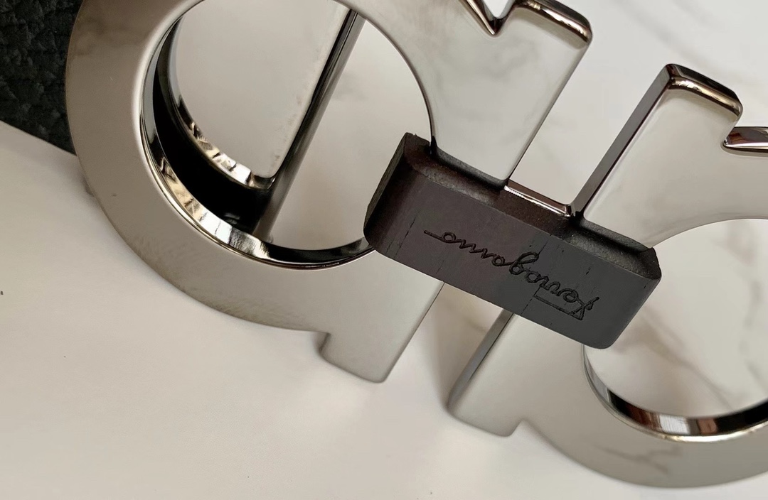 Salvatore Ferragamo Male Leather Belt M