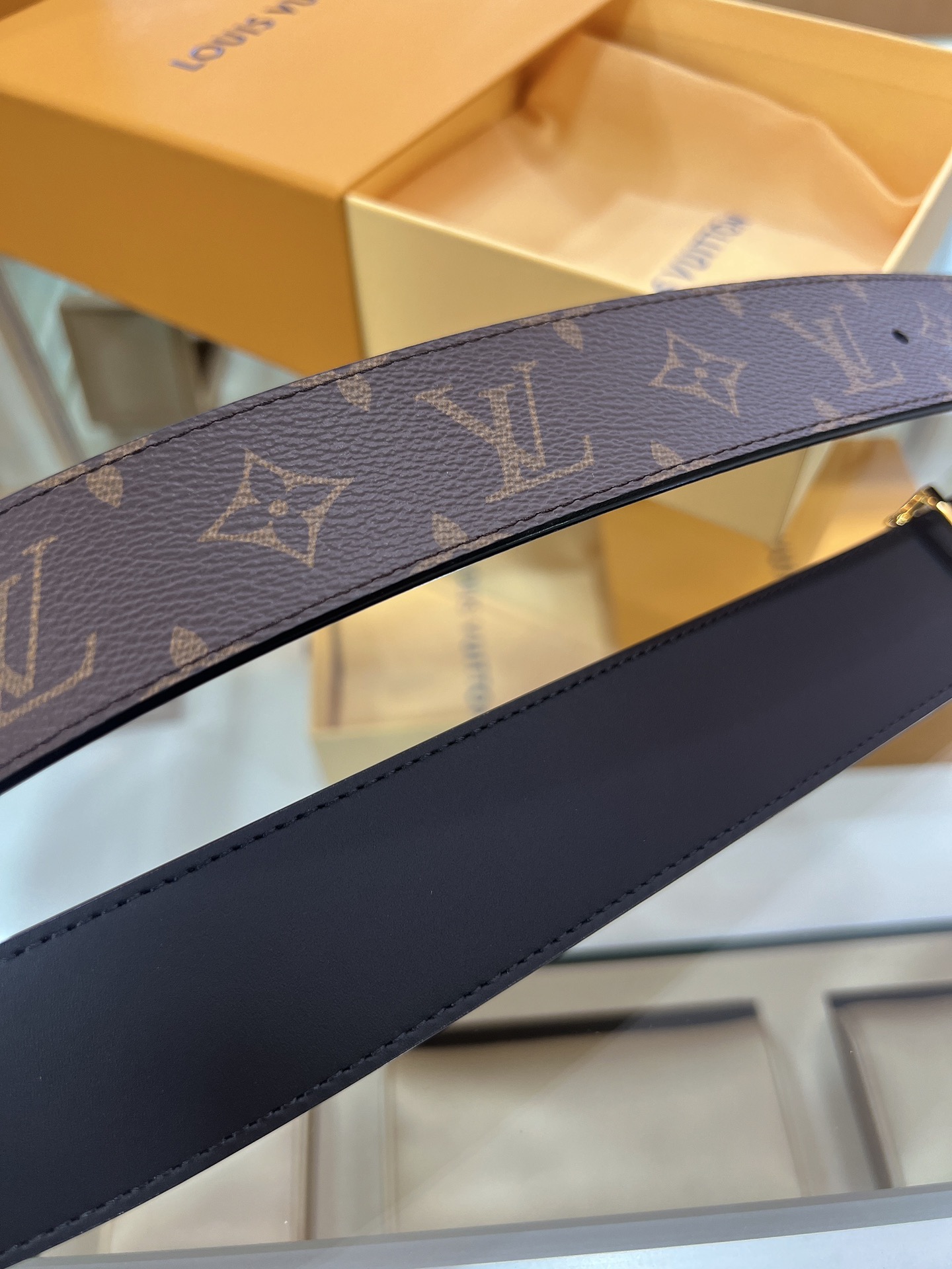 Louis Vuitton Male Leather Belt M-l