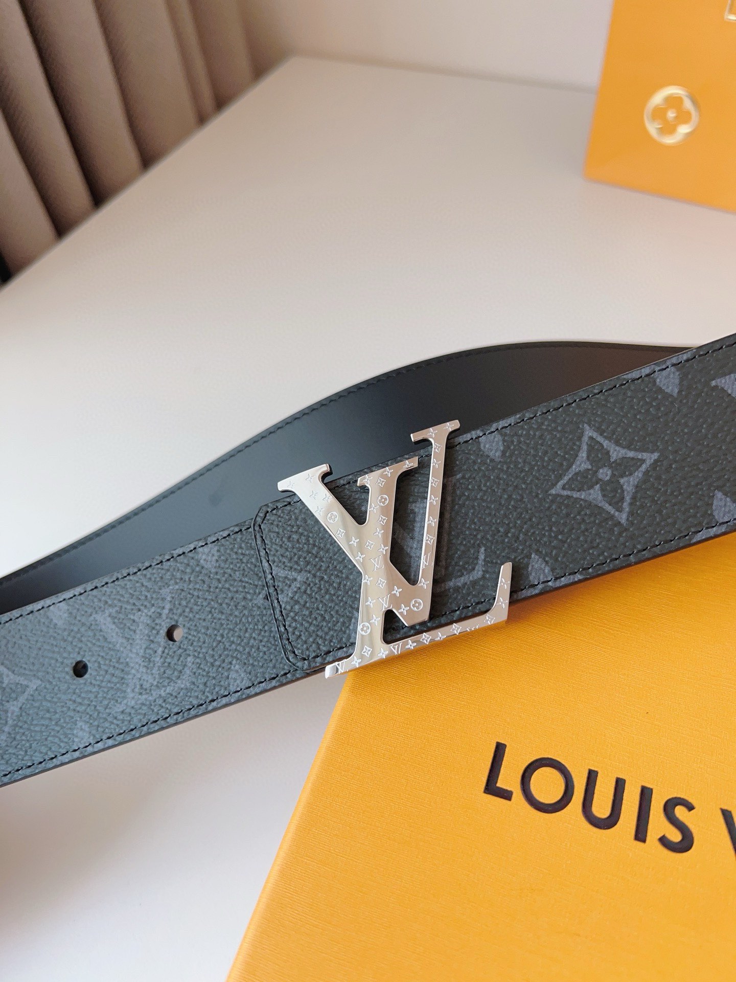 Louis Vuitton Basic Belt 40mm-l