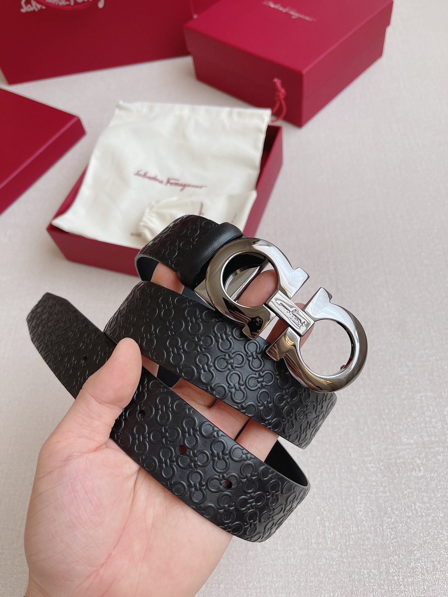 Salvatore Ferragamo Leather Belt Cow Leather Adjustable 35mm