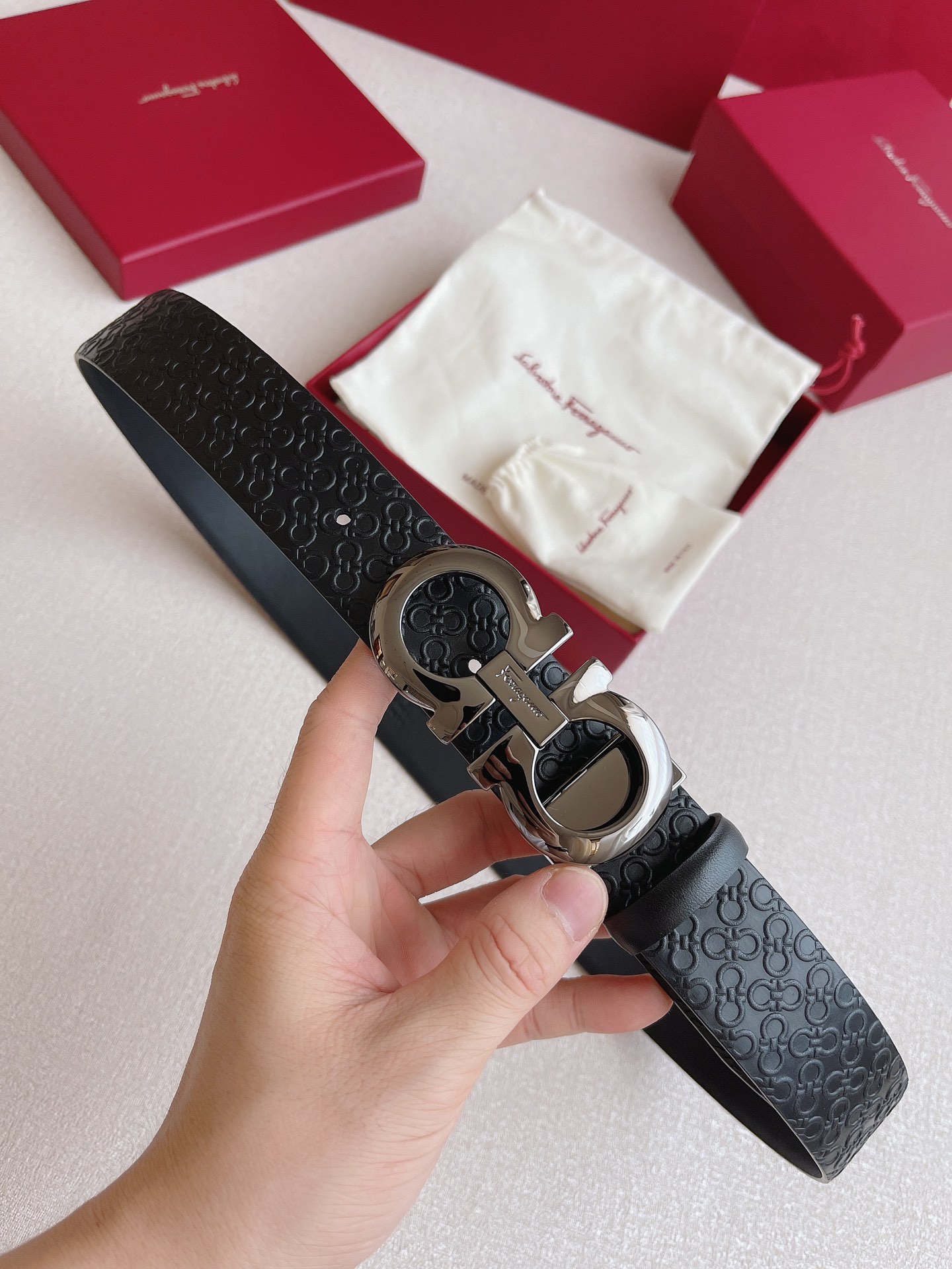 Salvatore Ferragamo Leather Belt Cow Leather Adjustable 35mm