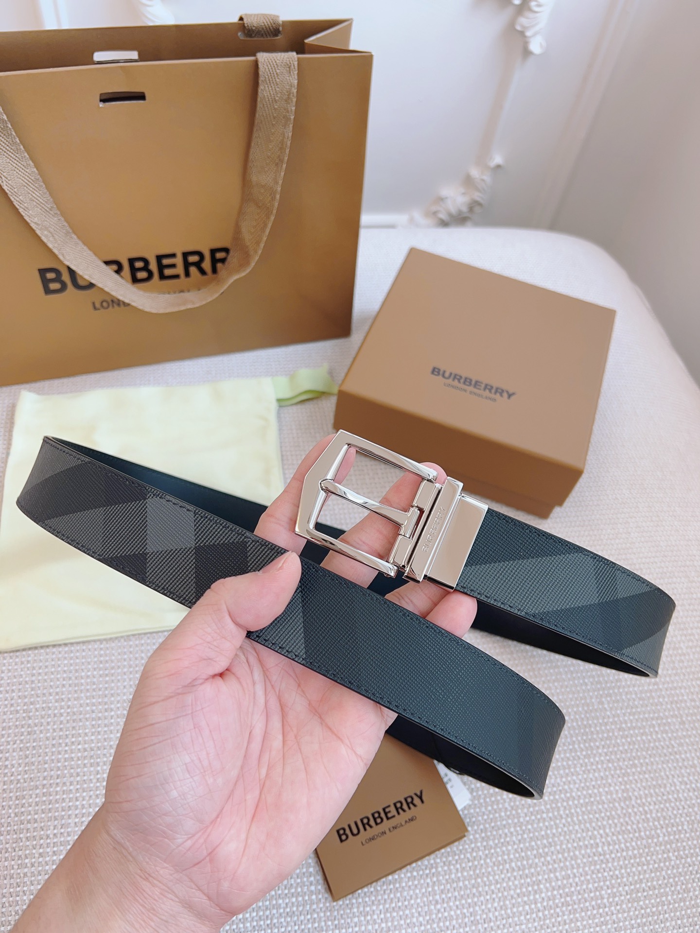 Burberry Basic Belt Cow Leather Black