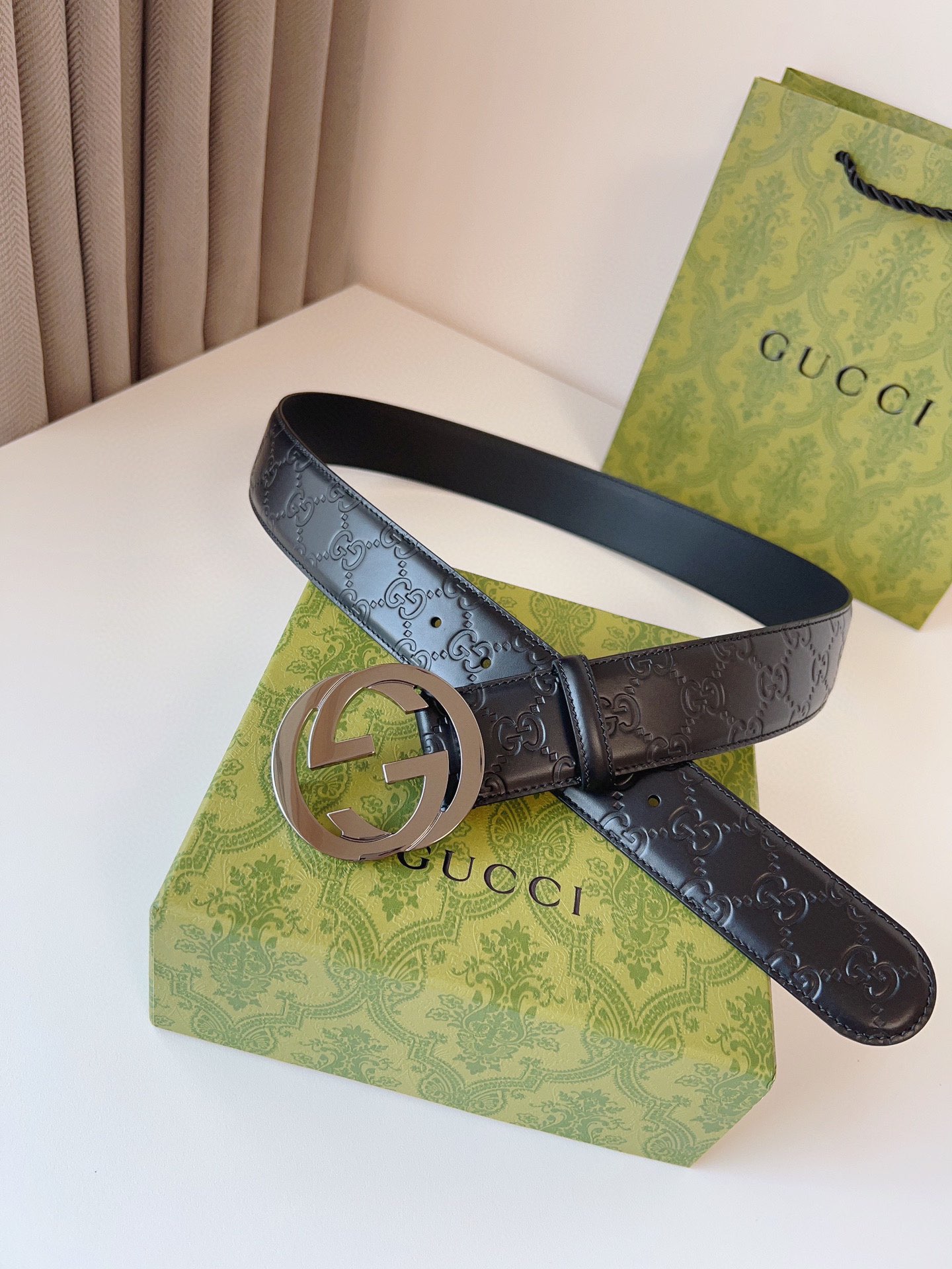 Gucci Leather Belt S-m