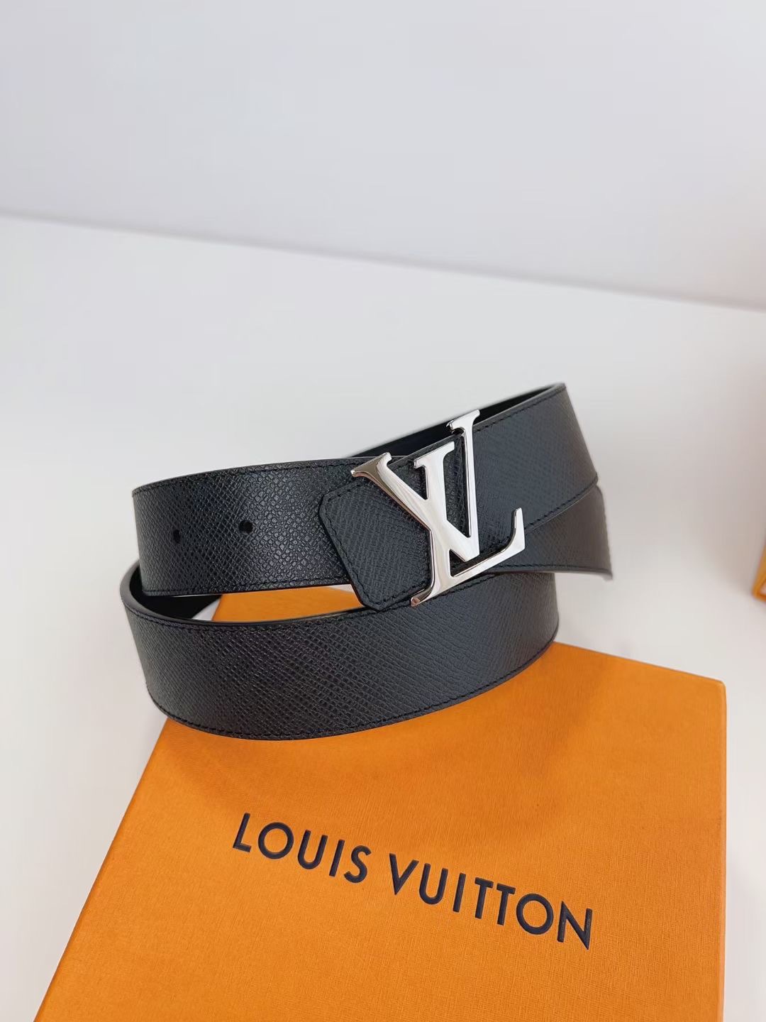 Louis Vuitton Basic Belt Top Grain Leather M