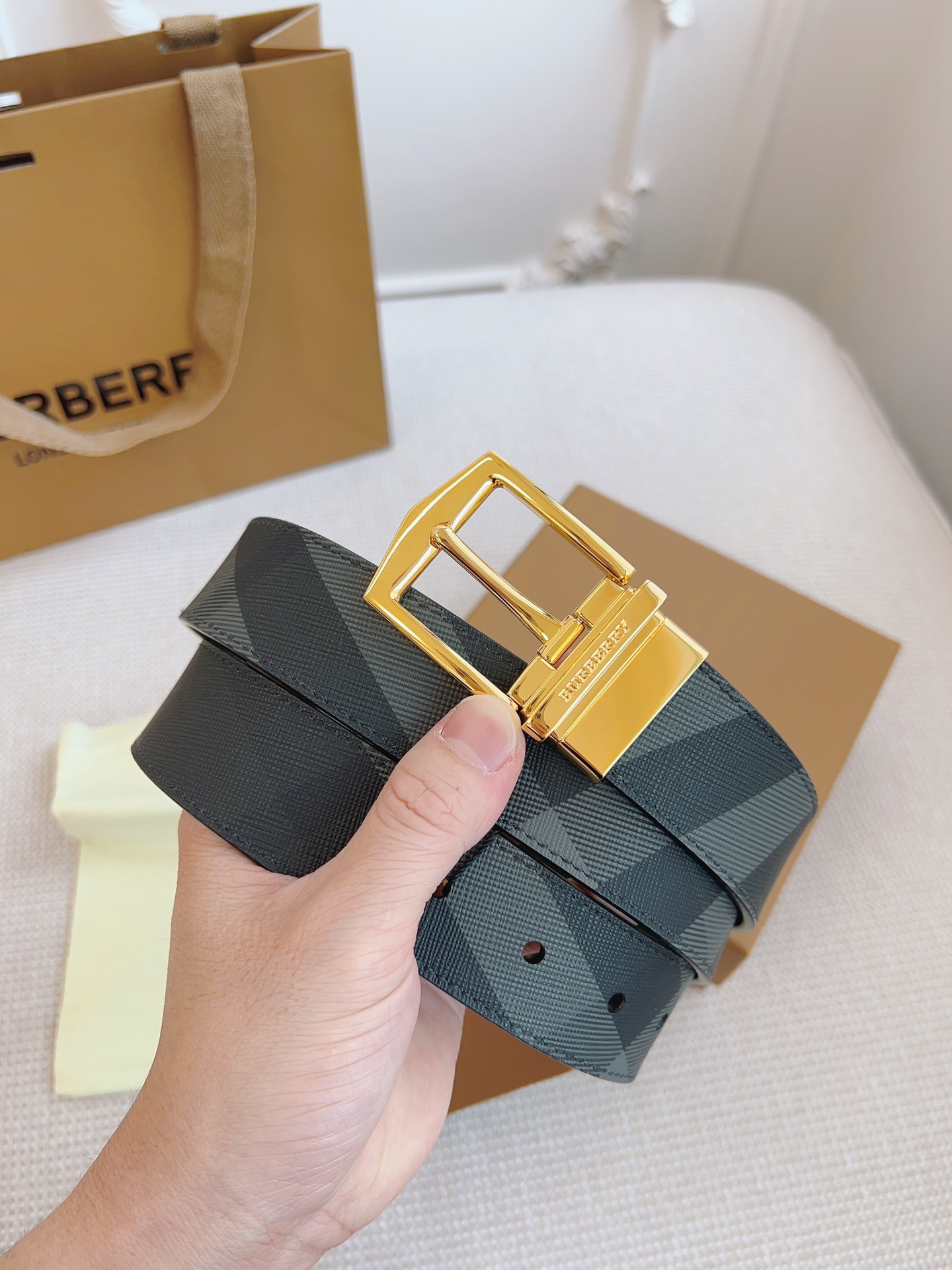Burberry Basic Belt Cow Leather Black